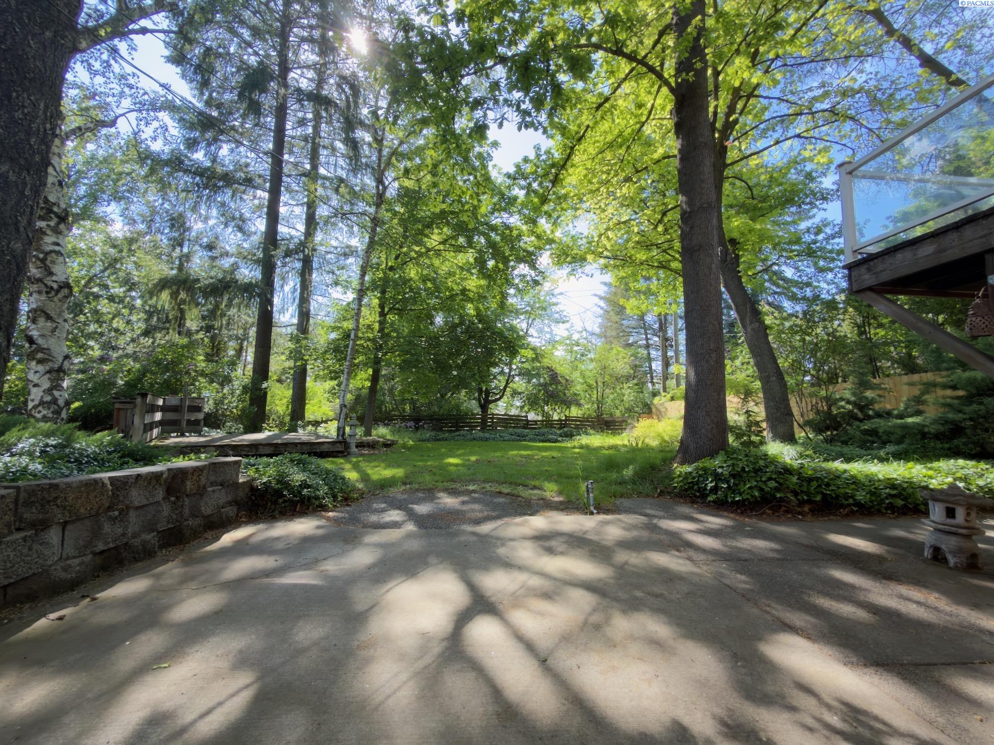 1305 NW Haven Circle