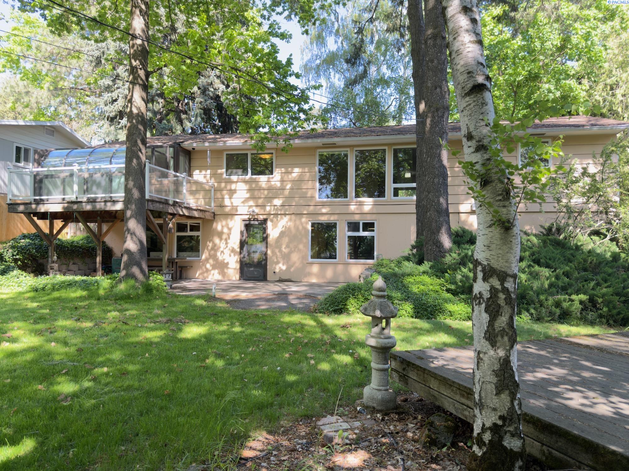 1305 NW Haven Circle