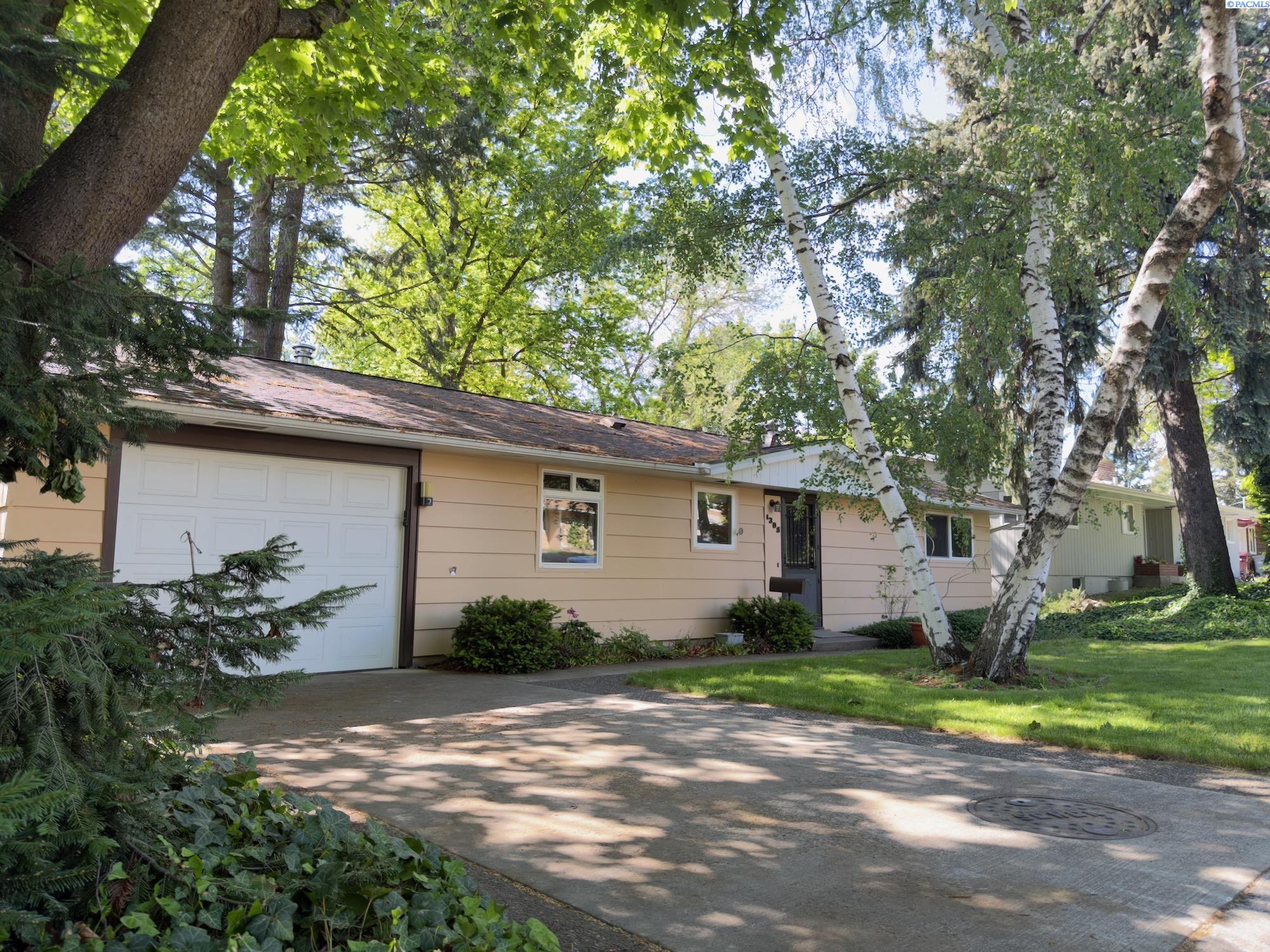 1305 NW Haven Circle
