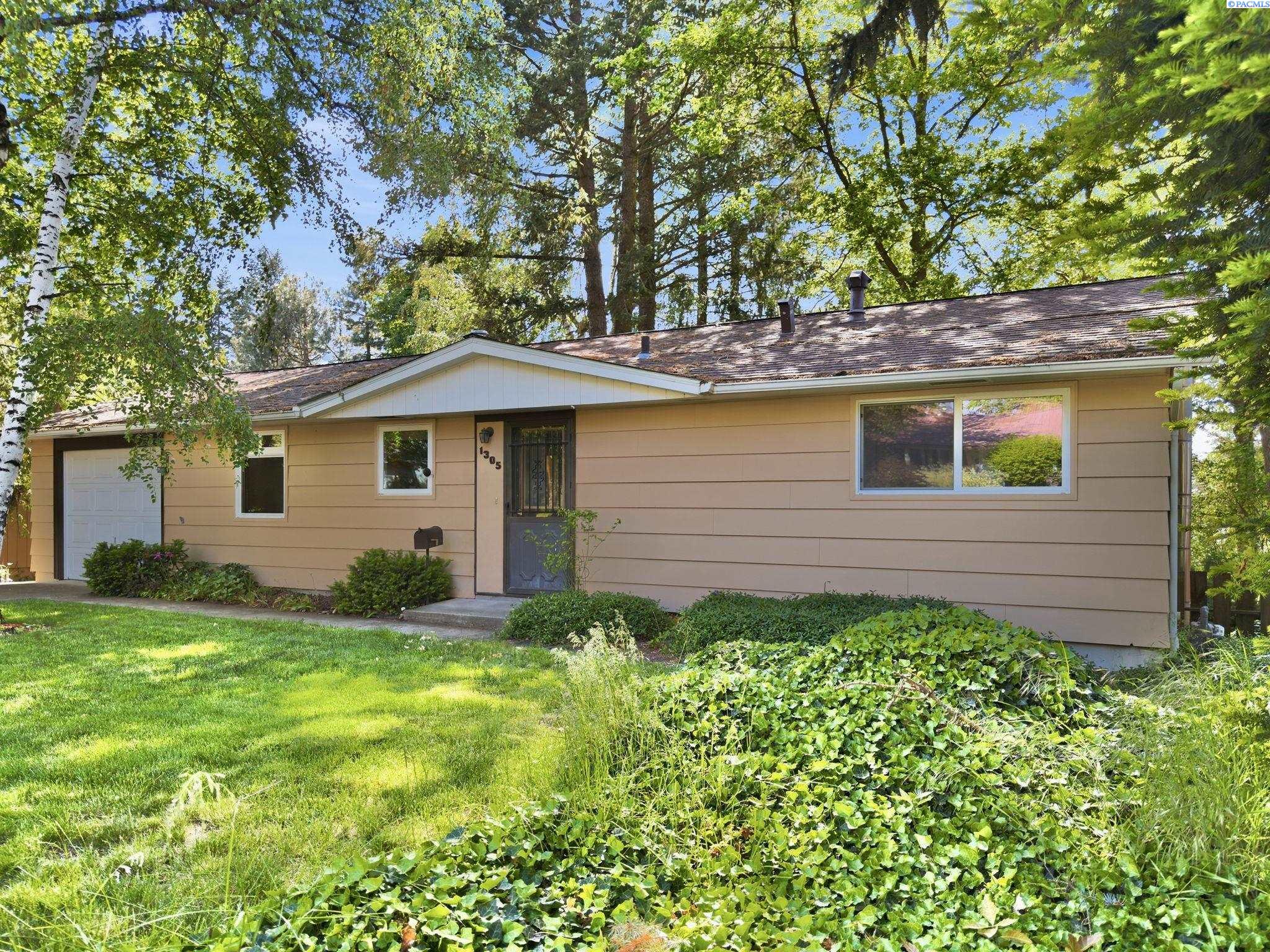 1305 NW Haven Circle