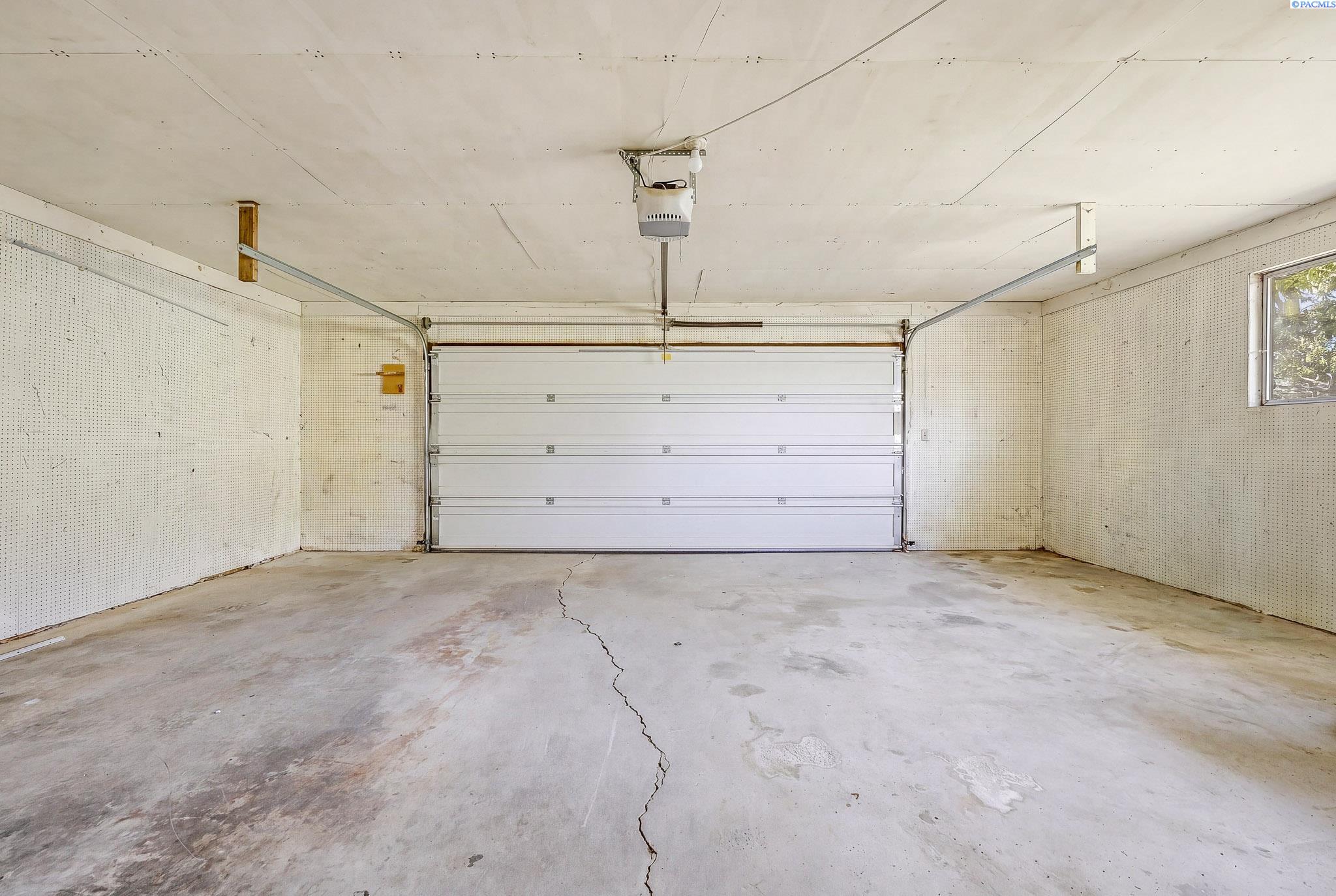 655 SE Jackson St.