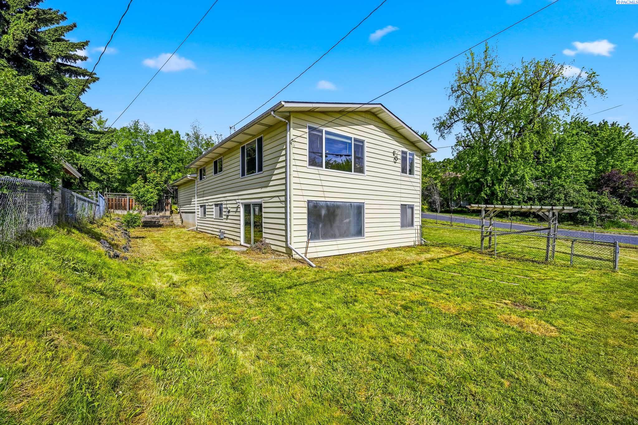 655 SE Jackson St.