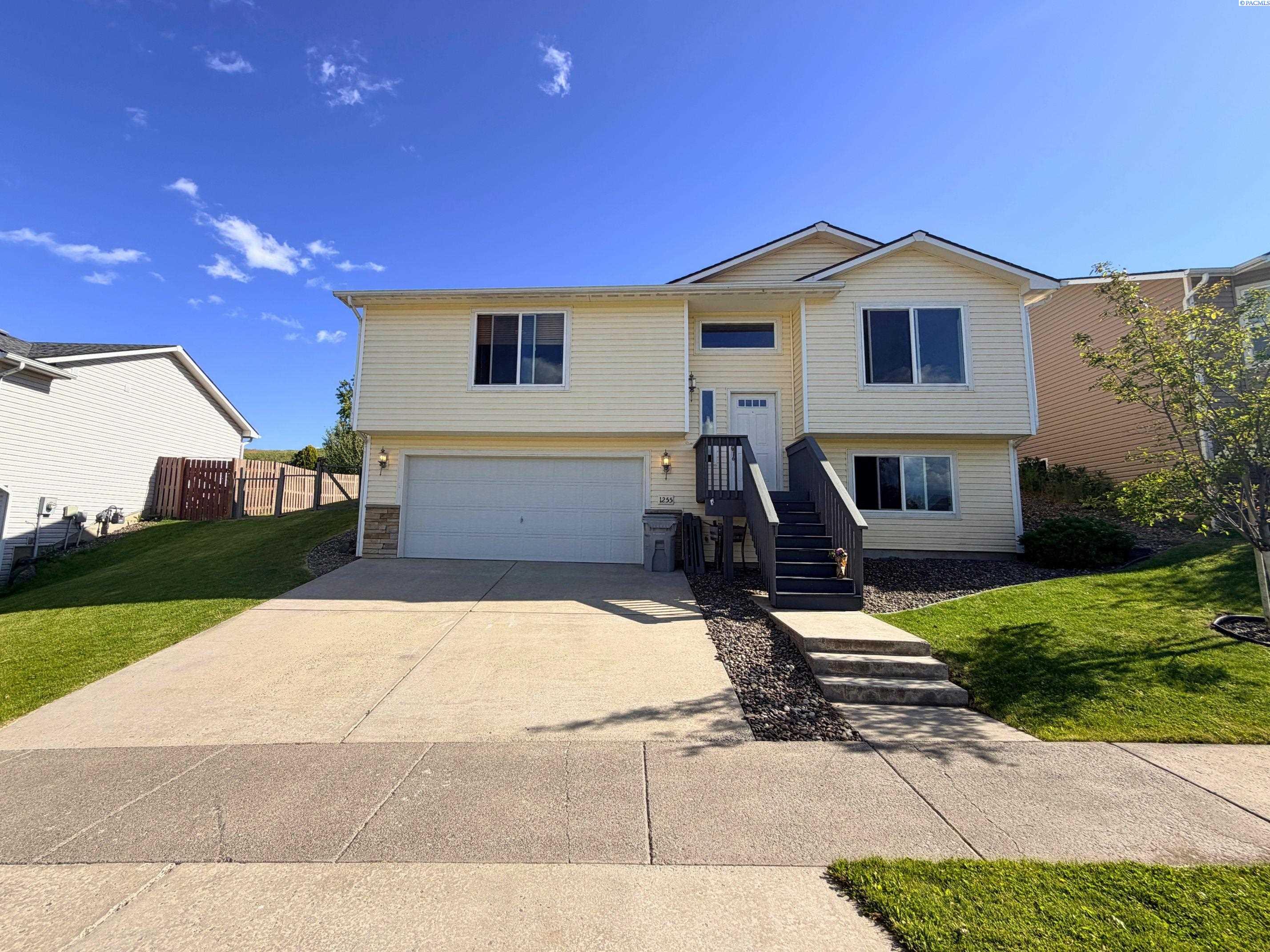 1255 SW Latour Peak
