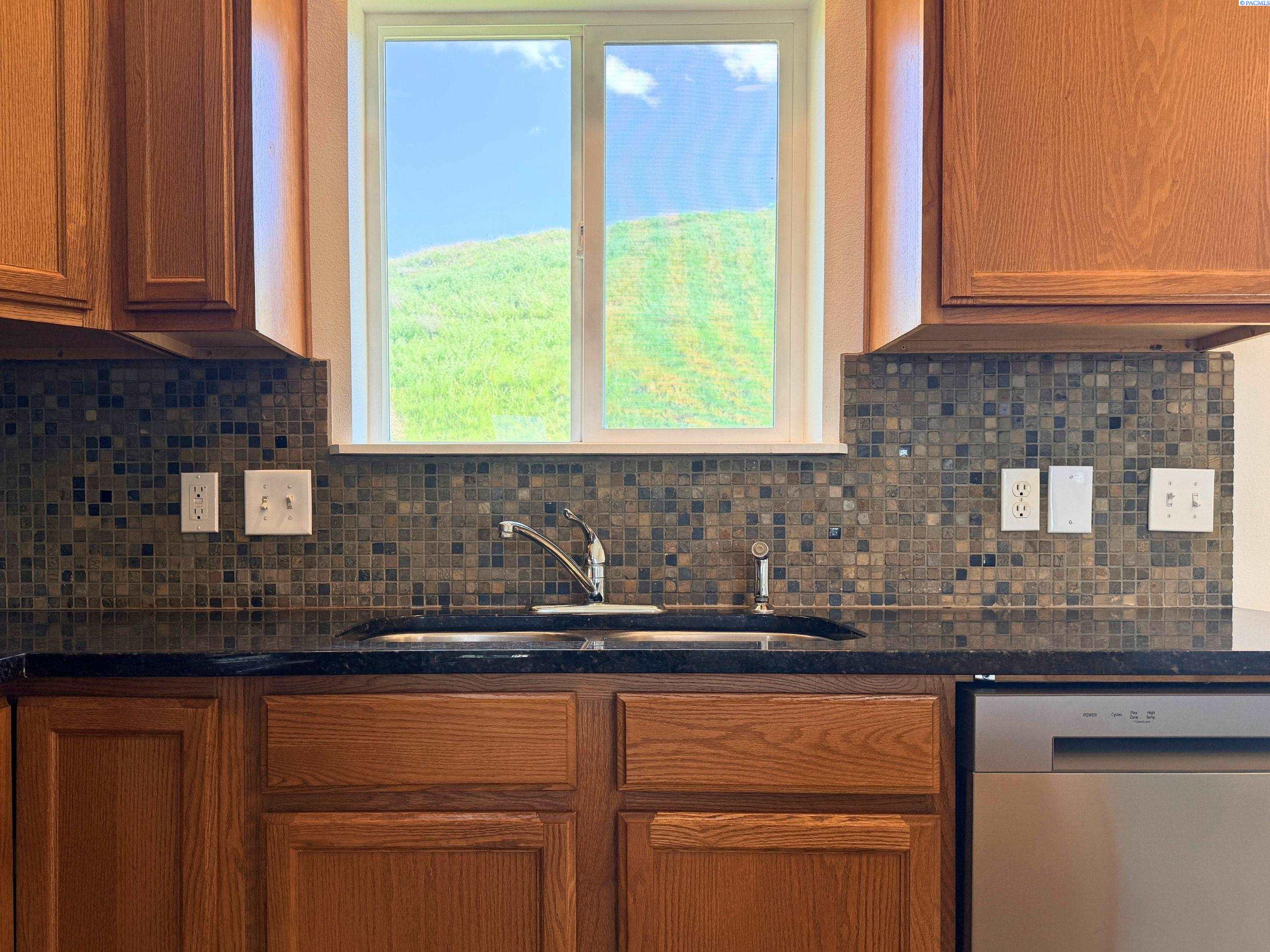 1255 SW Latour Peak