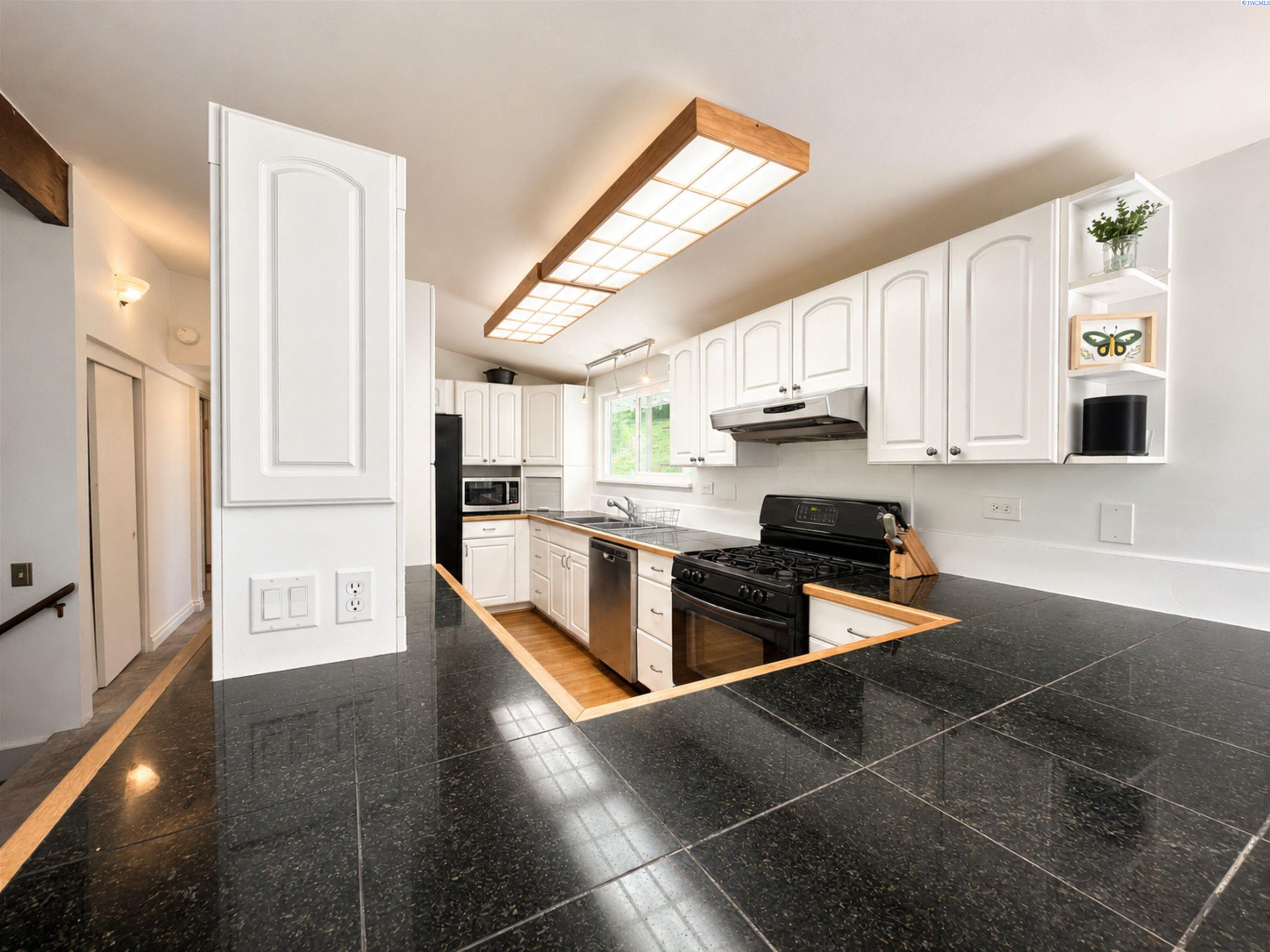 1620 SW Baldwin