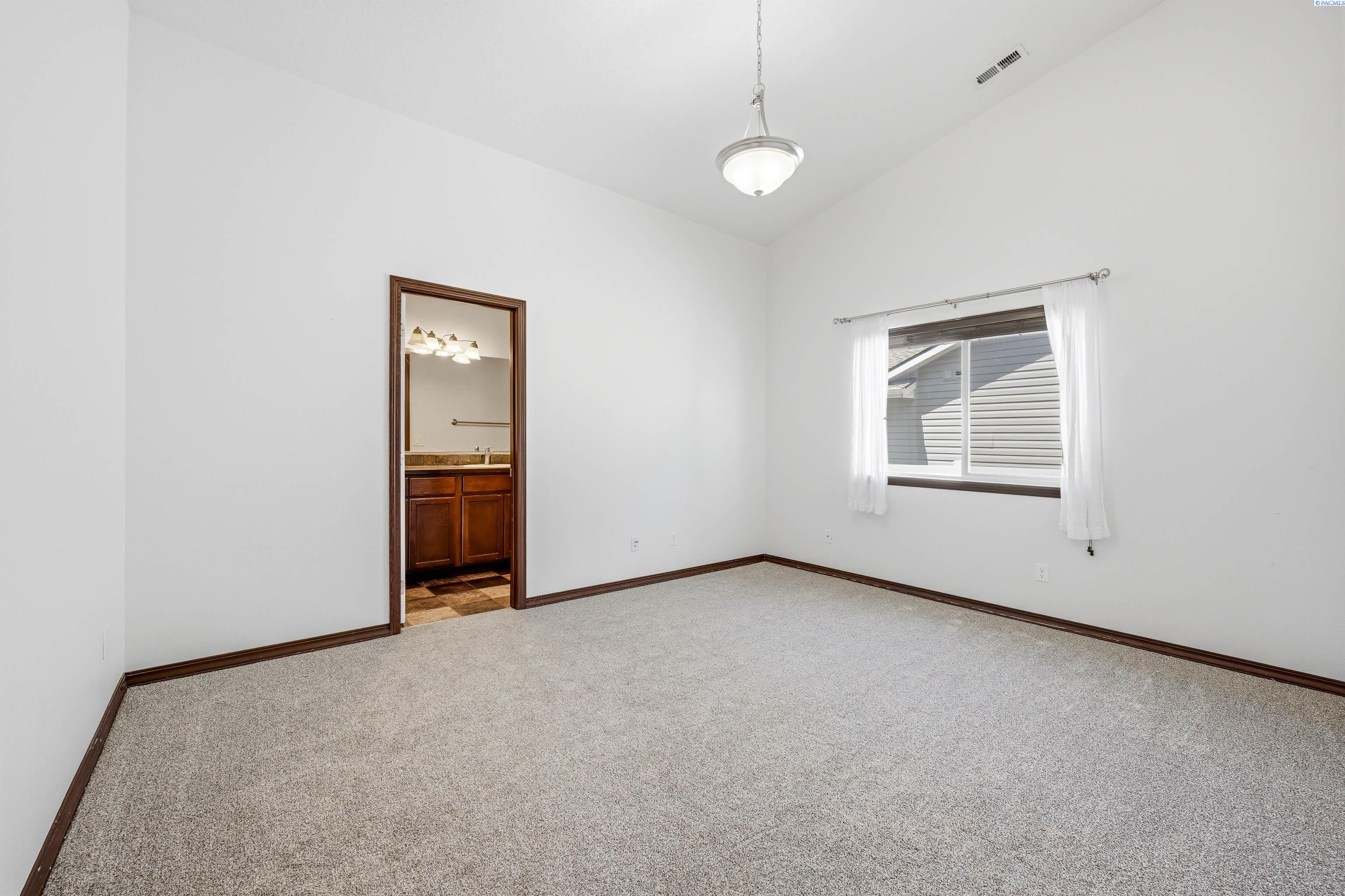 1030 SW Corral Court