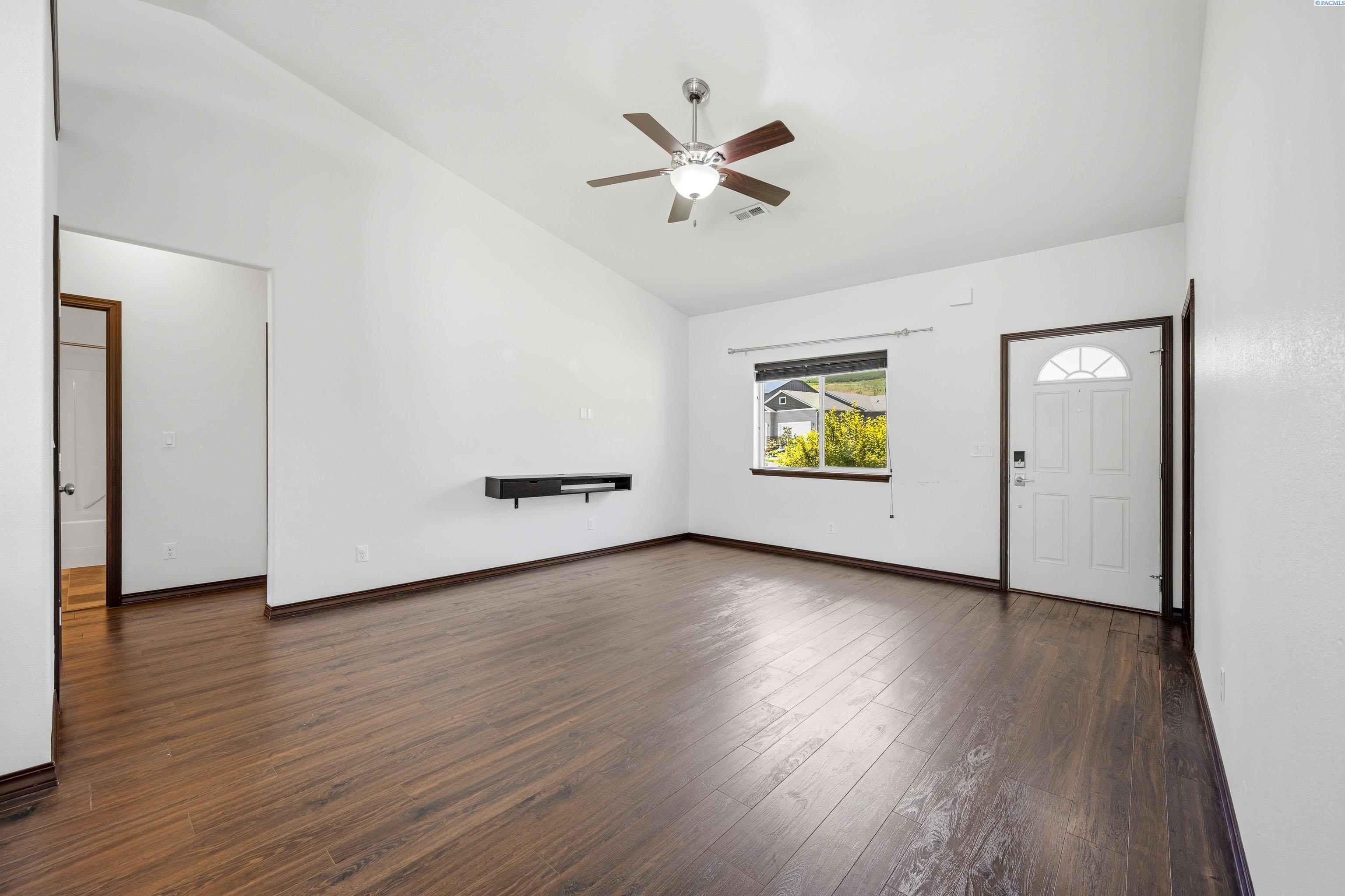 1030 SW Corral Court