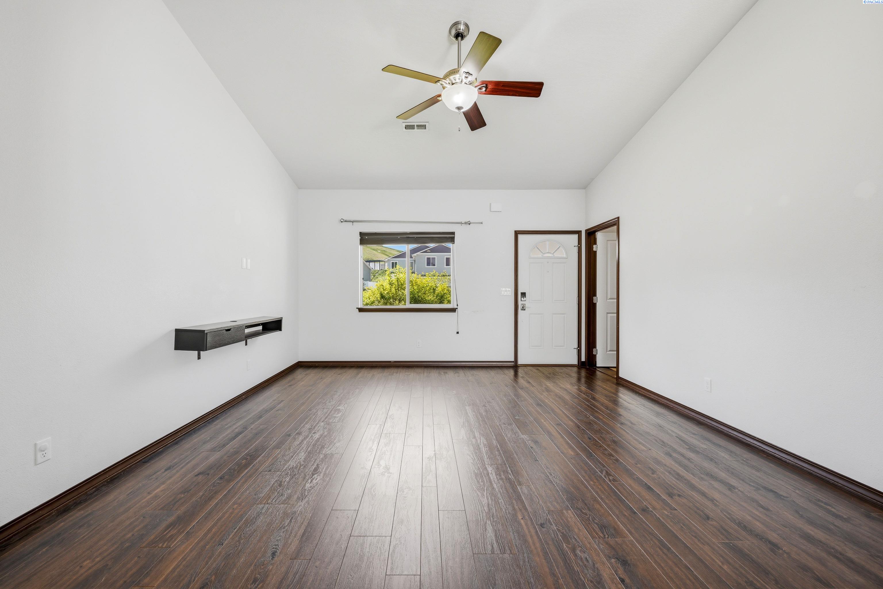 1030 SW Corral Court