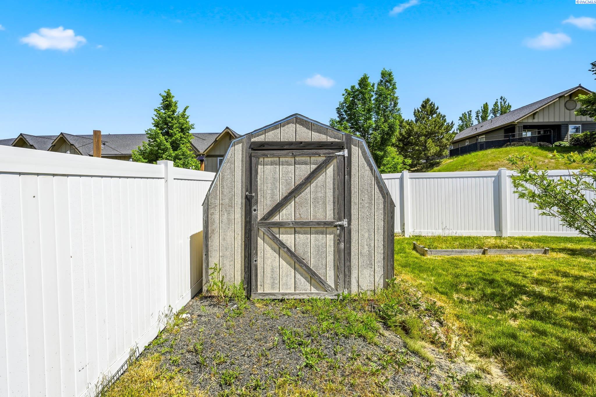 1030 SW Corral Court