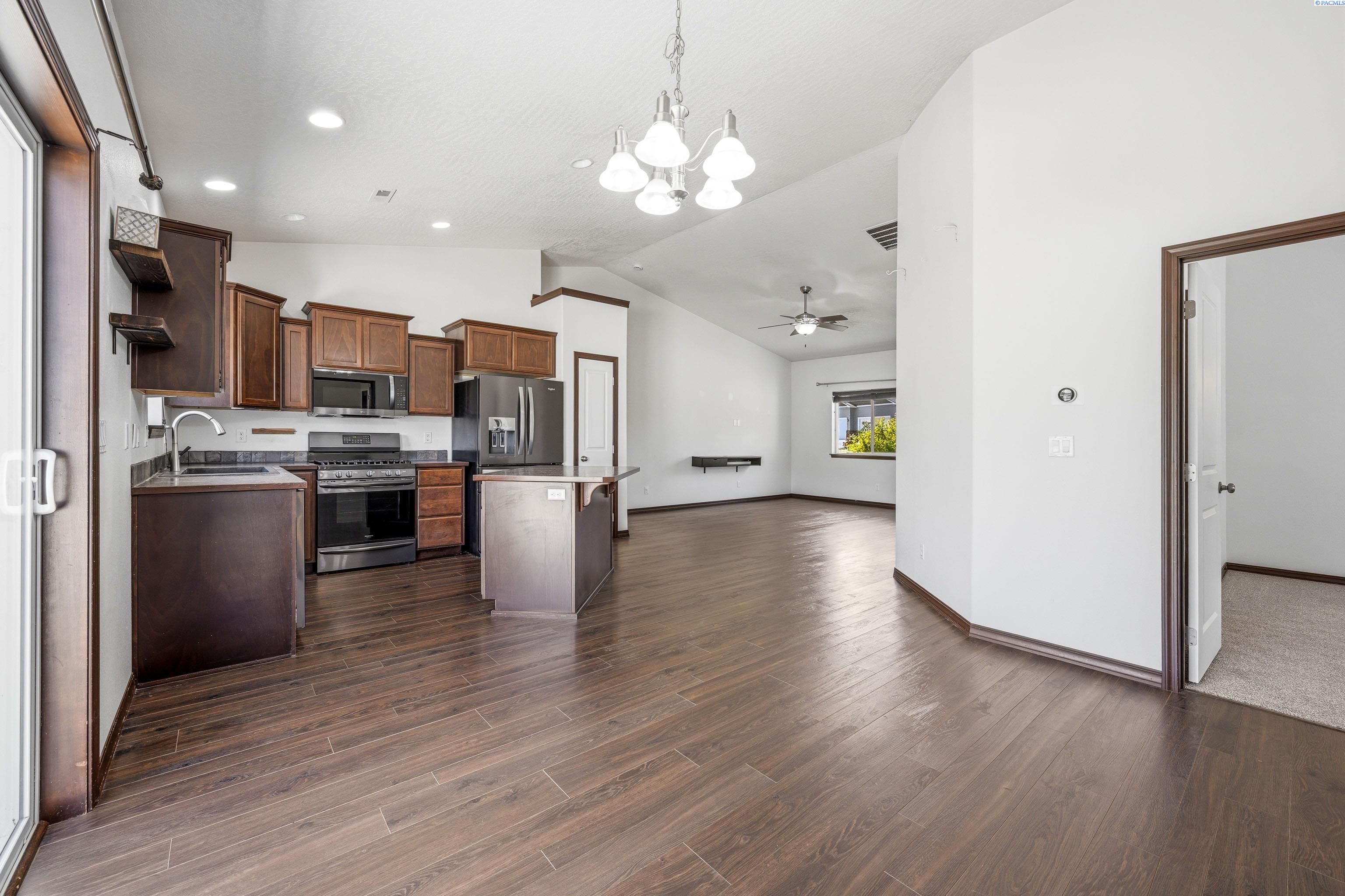 1030 SW Corral Court