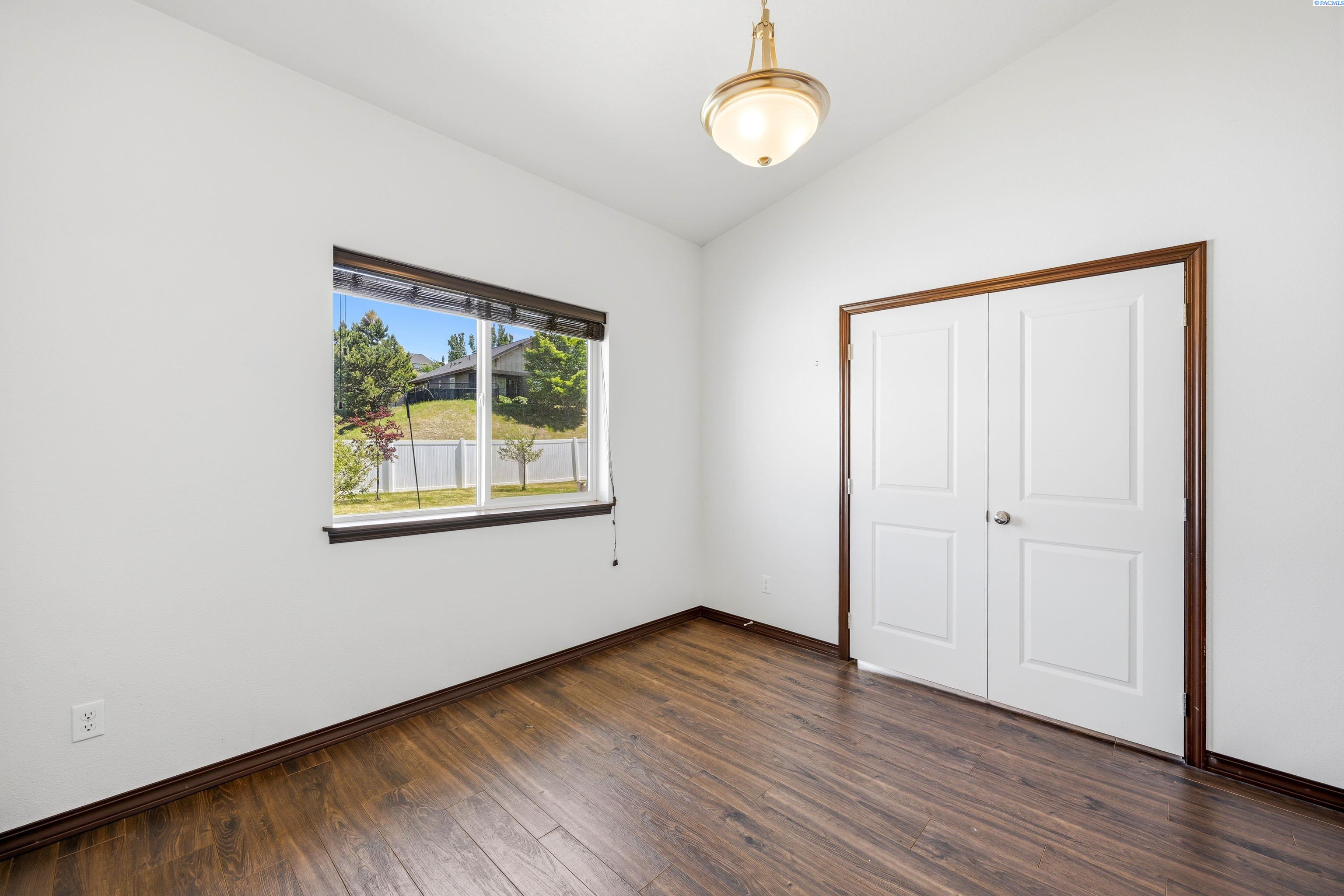 1030 SW Corral Court
