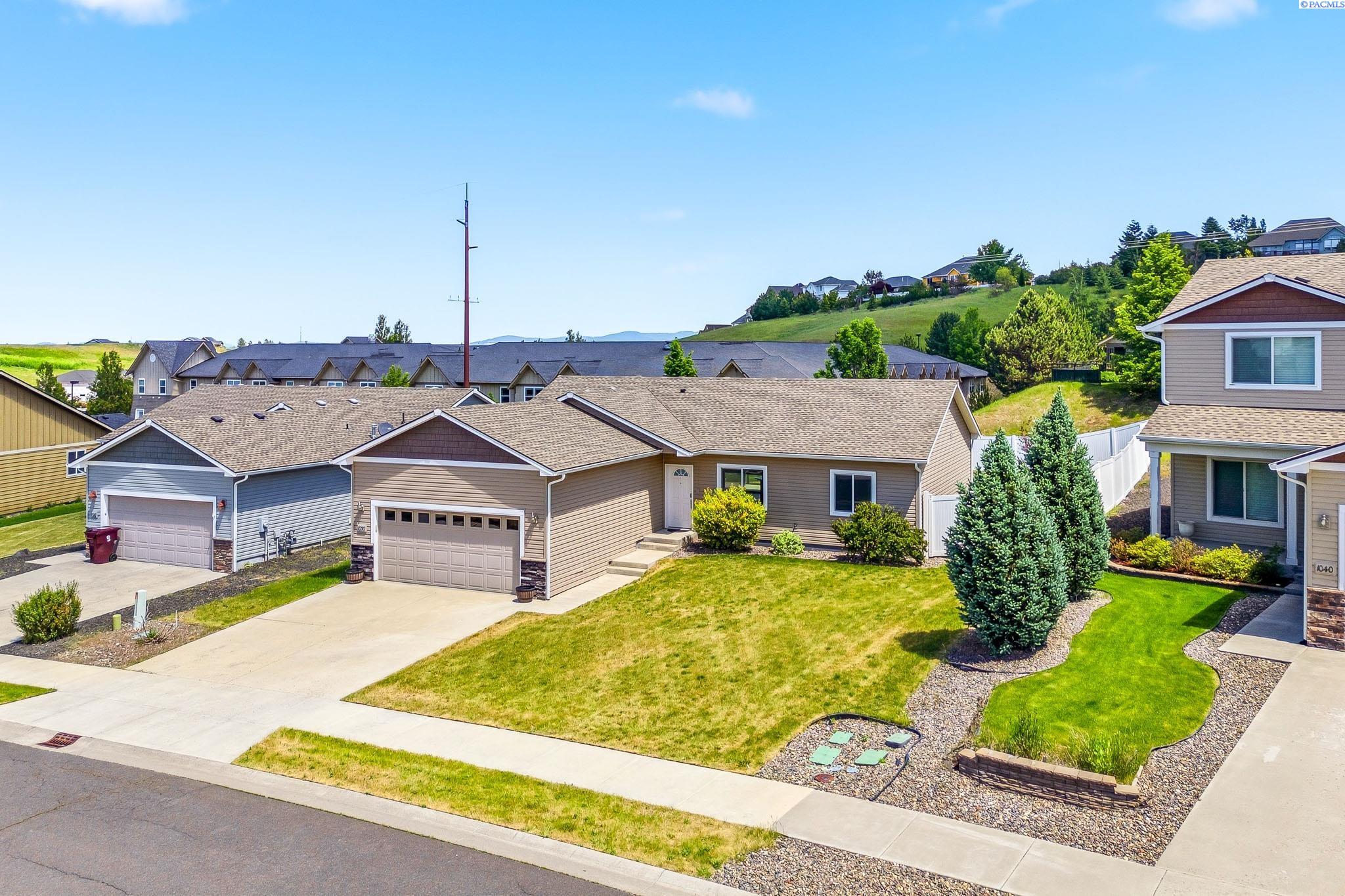 1030 SW Corral Court