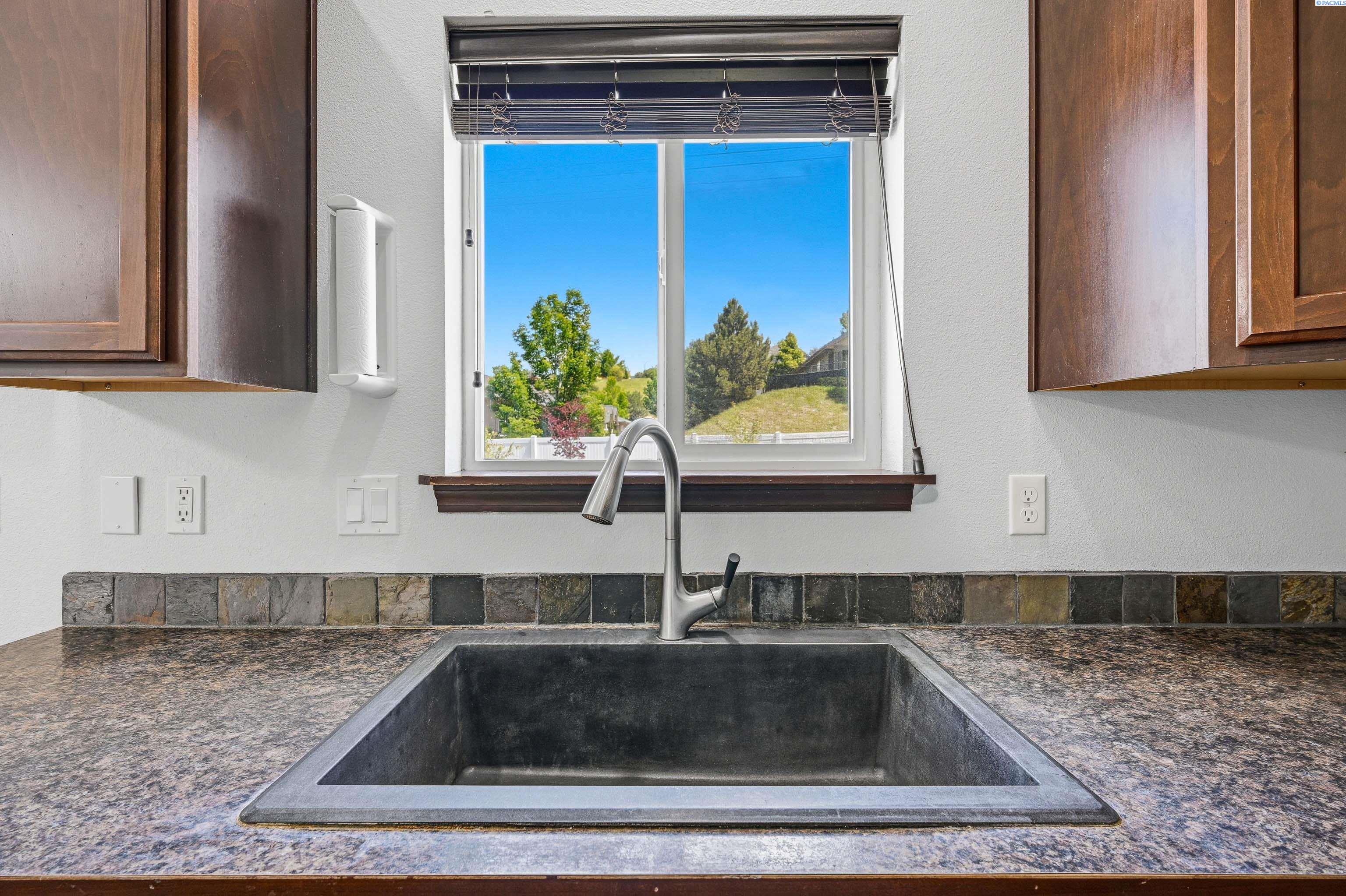 1030 SW Corral Court