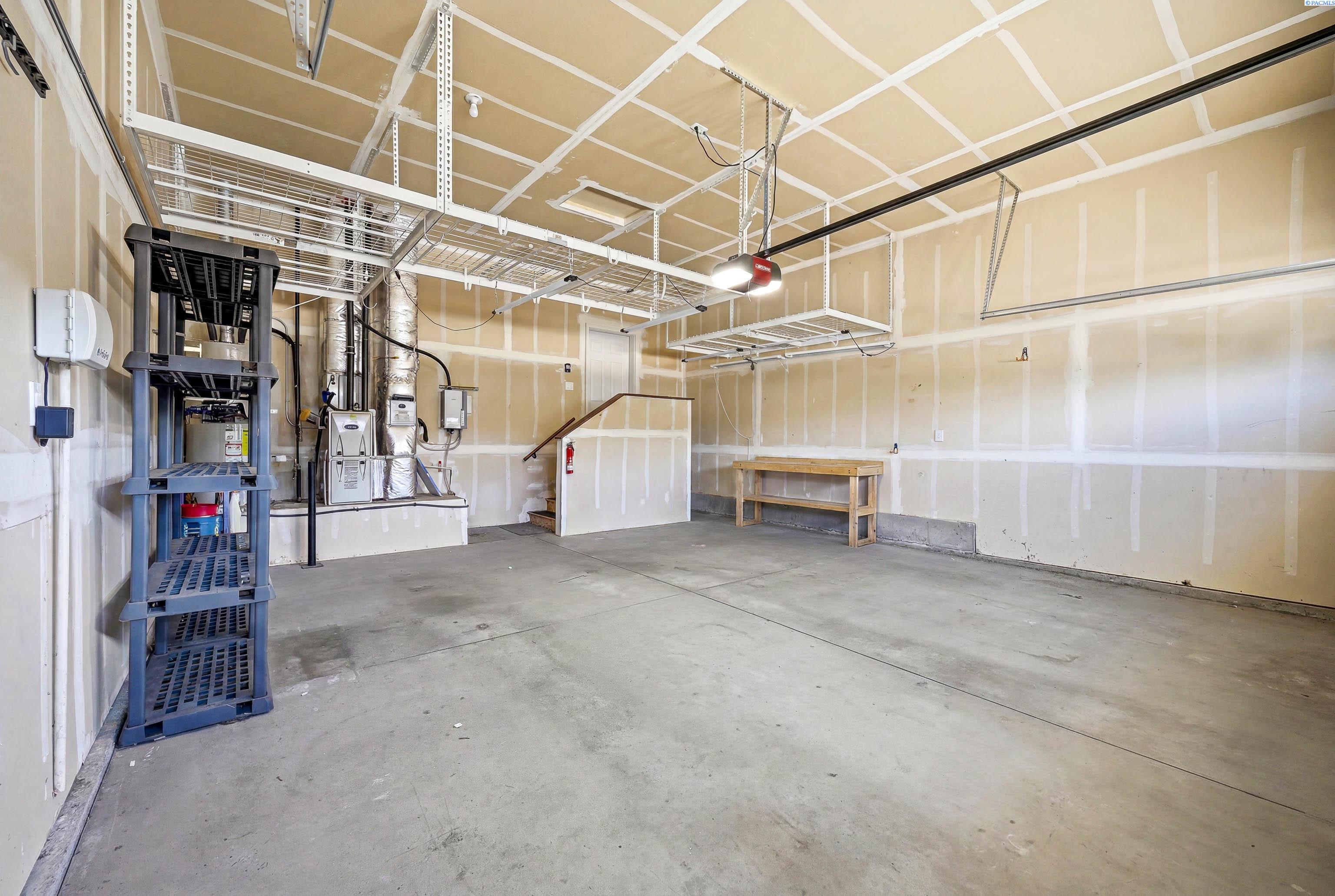 1030 SW Corral Court