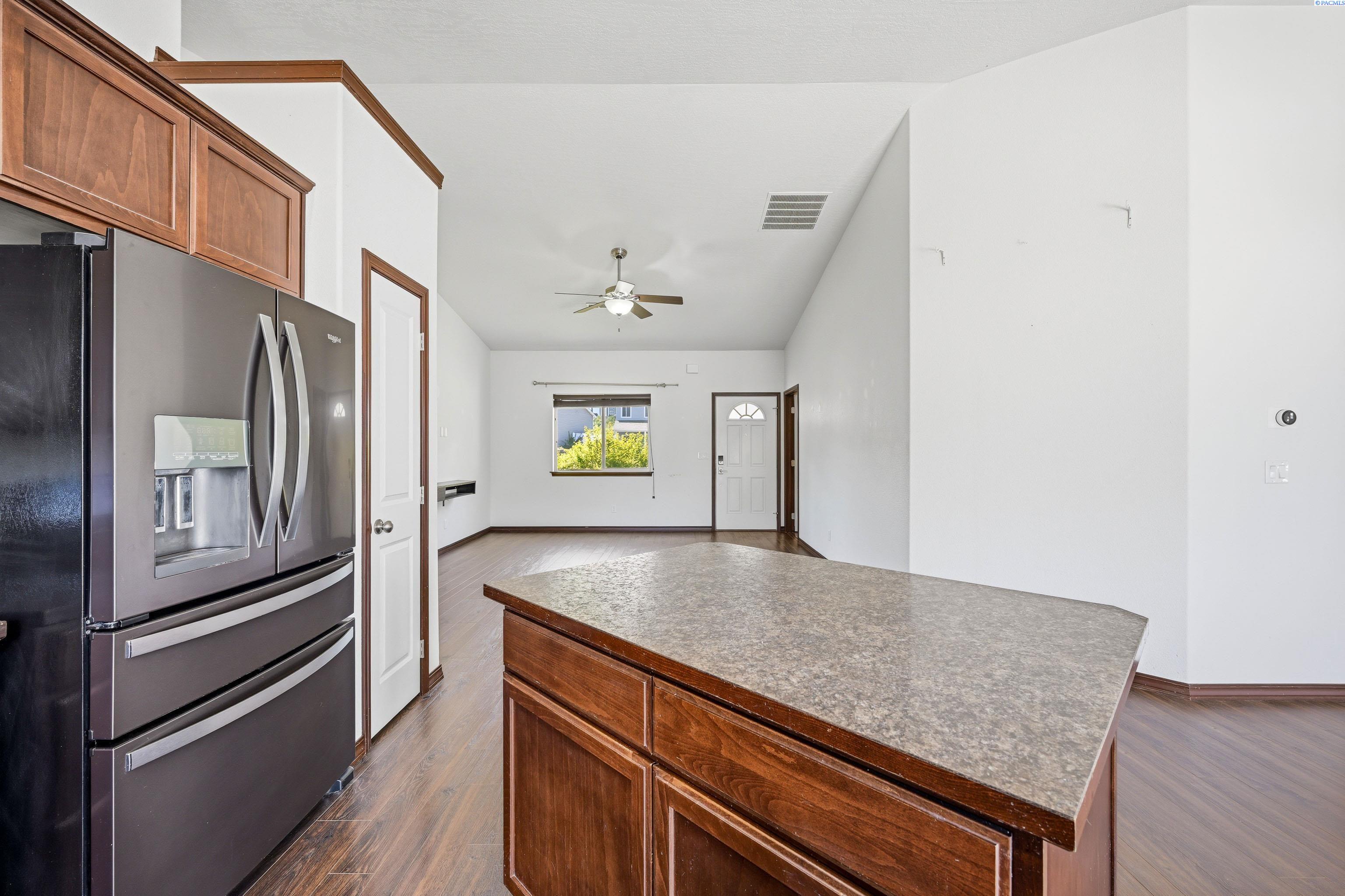 1030 SW Corral Court