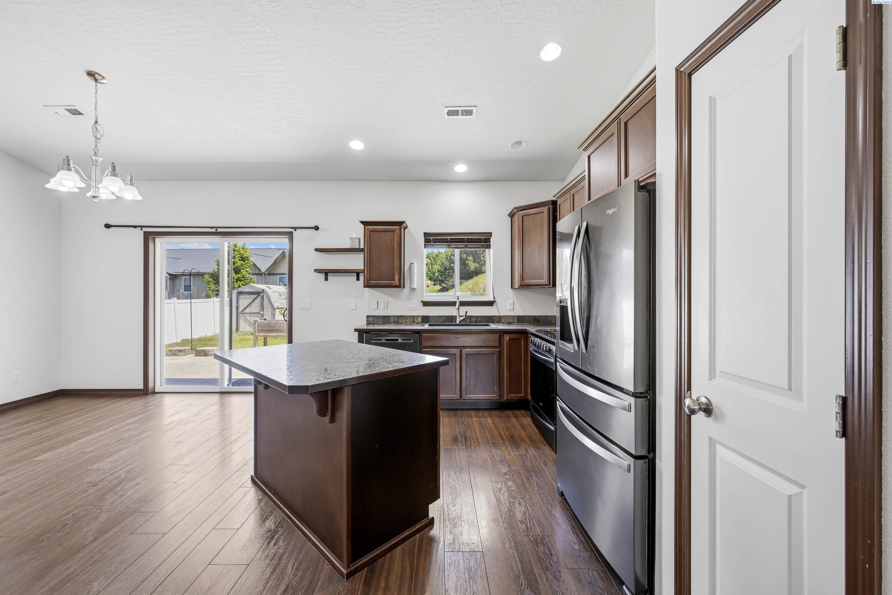 1030 SW Corral Court