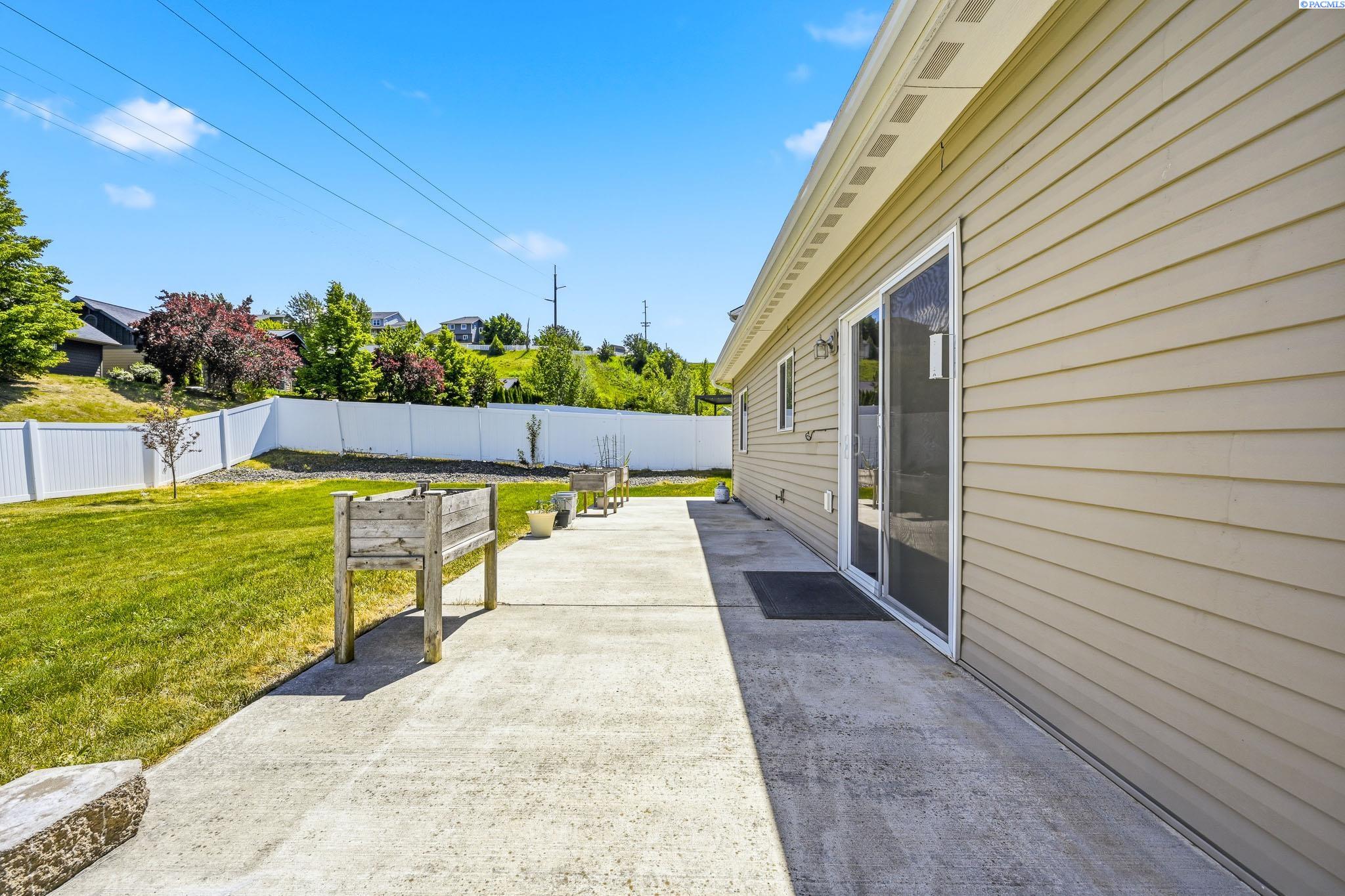 1030 SW Corral Court