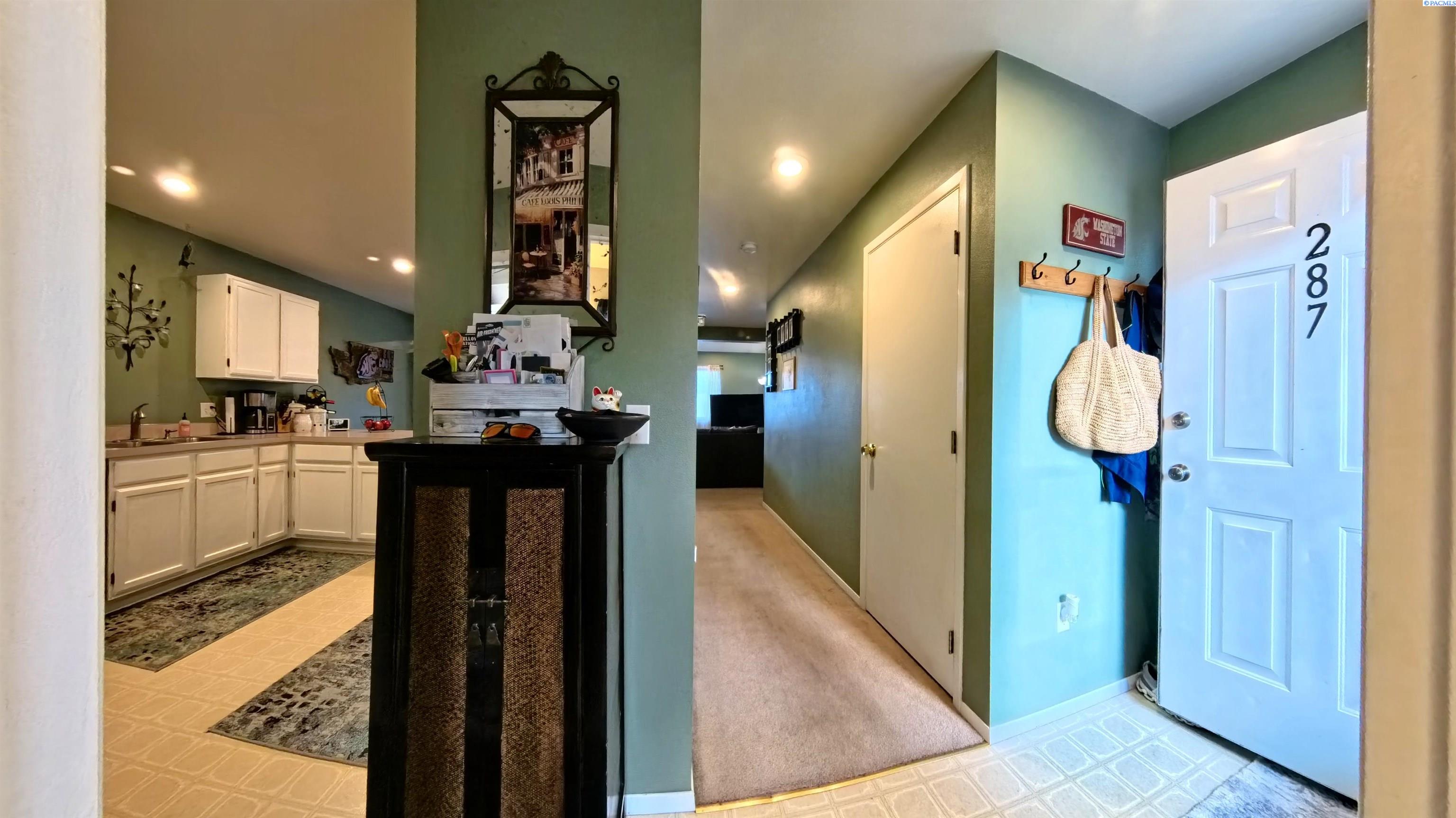 287 NW Clay Ct