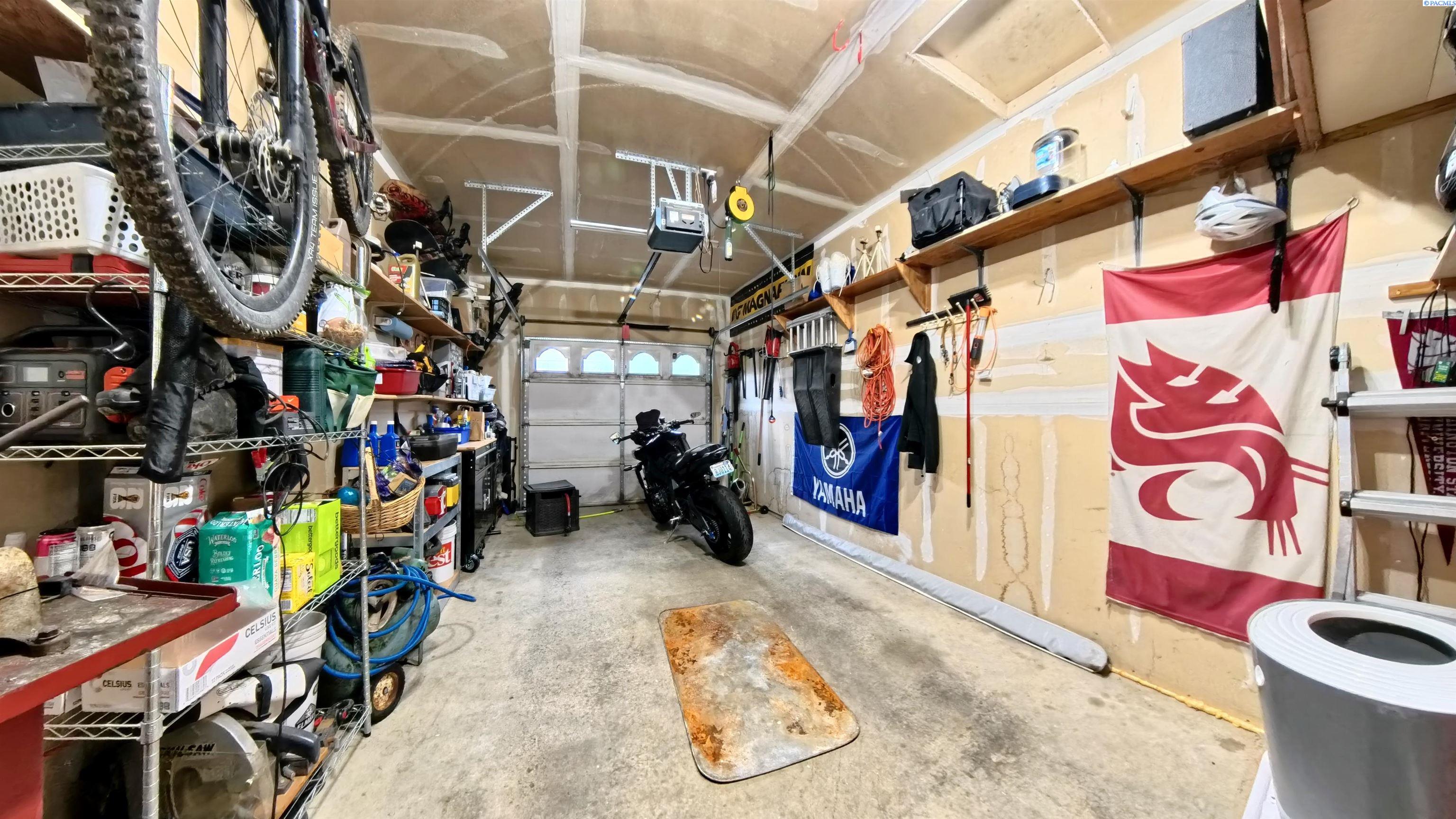 287 NW Clay Ct