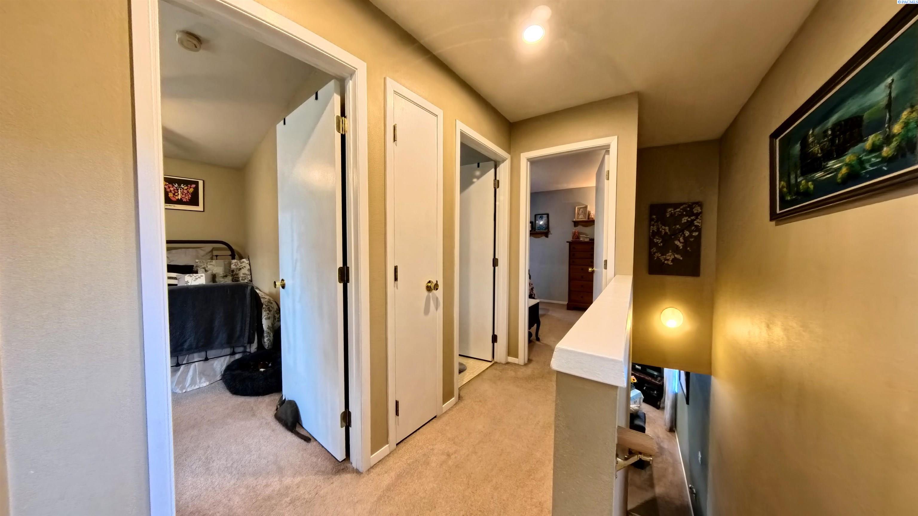 287 NW Clay Ct