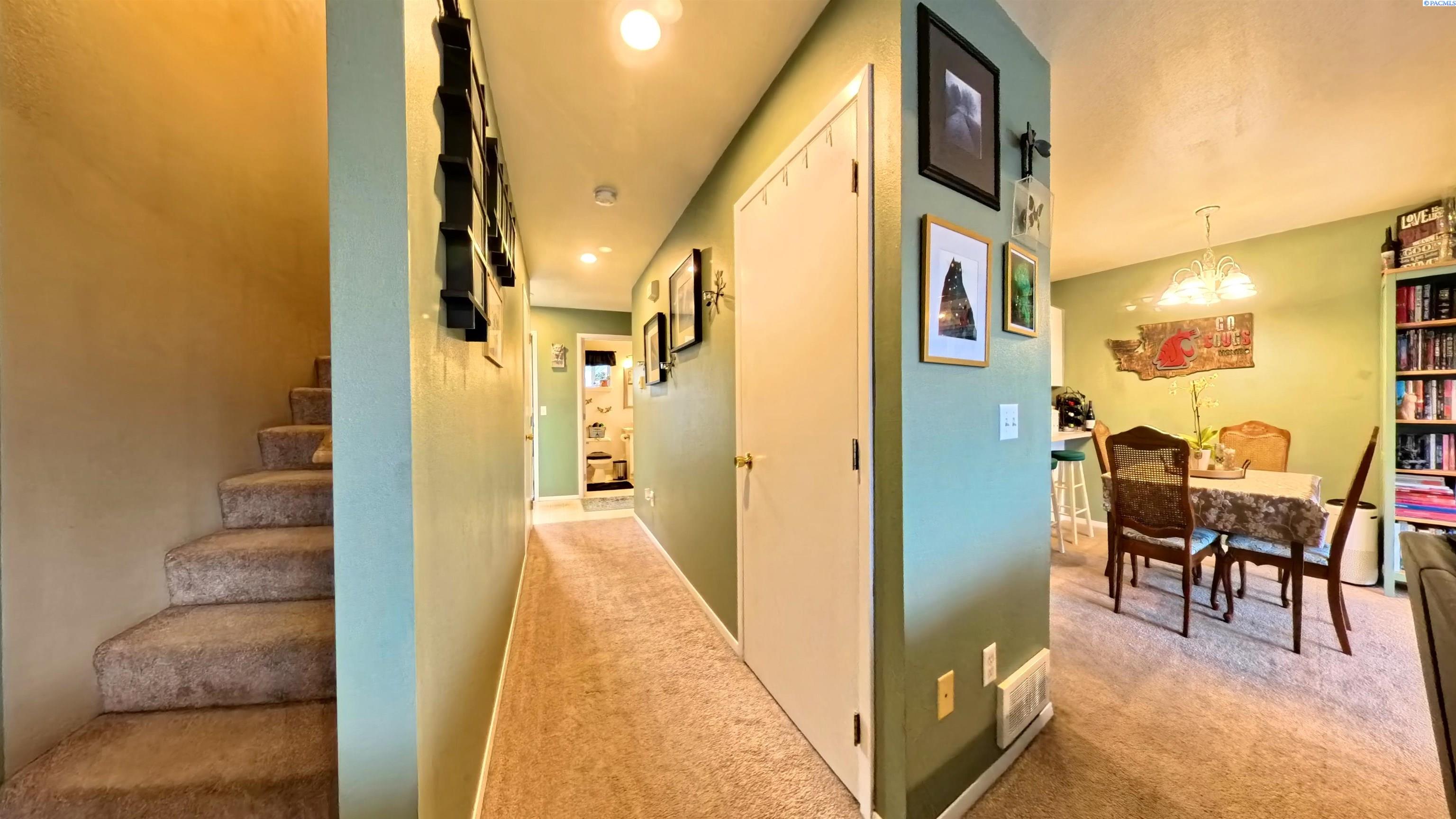 287 NW Clay Ct