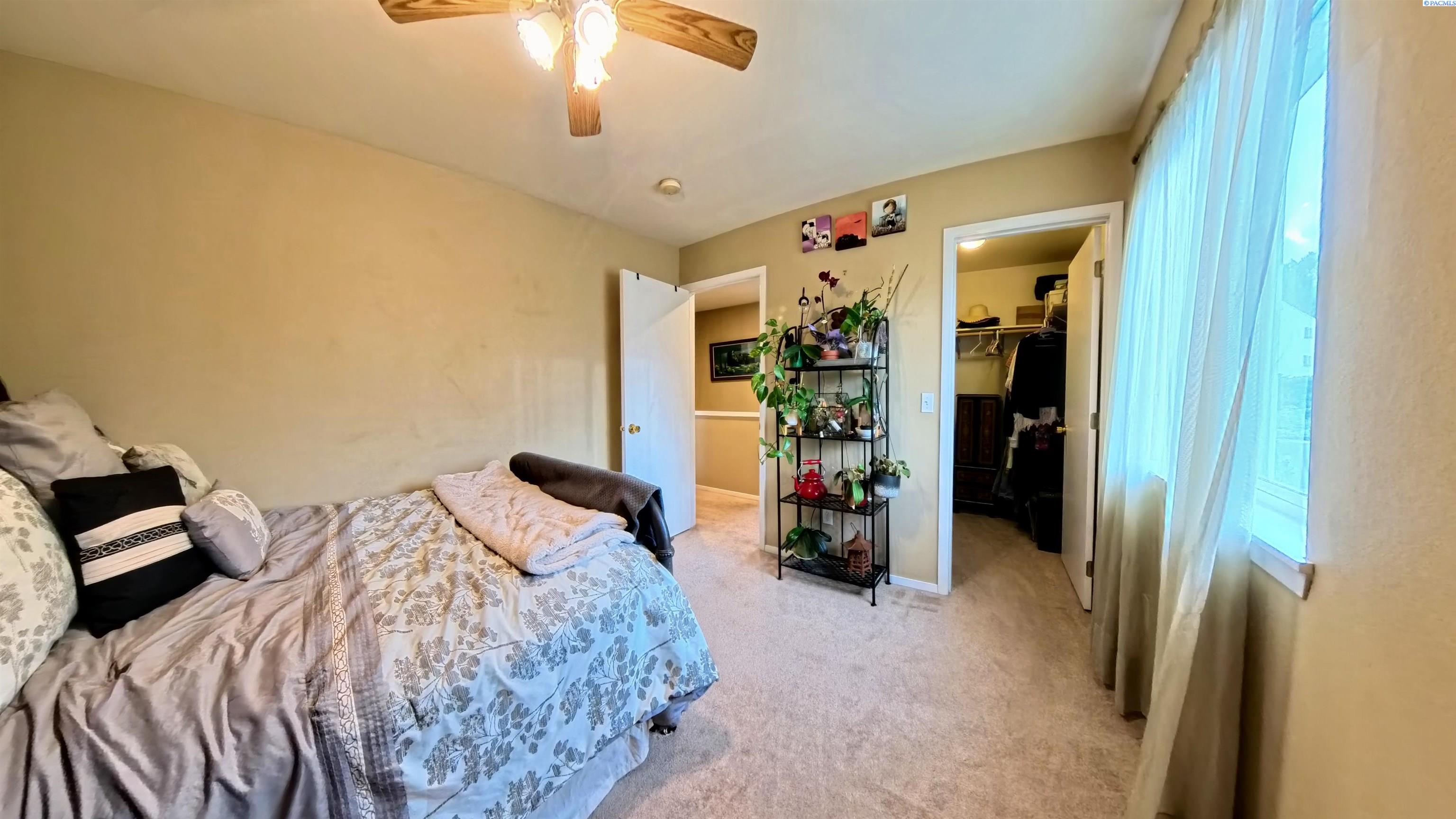 287 NW Clay Ct