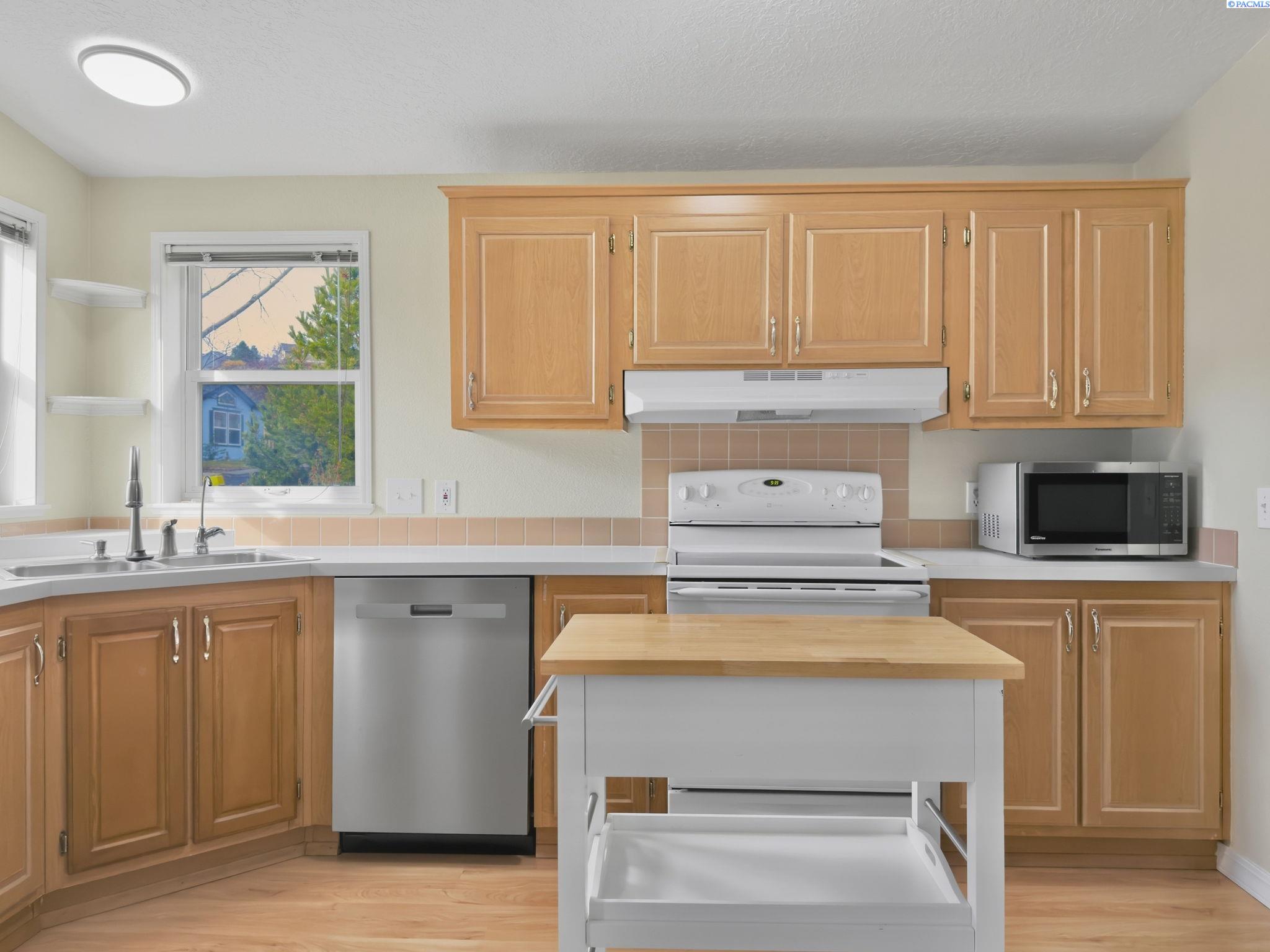 112 NW Glenhaven Drive