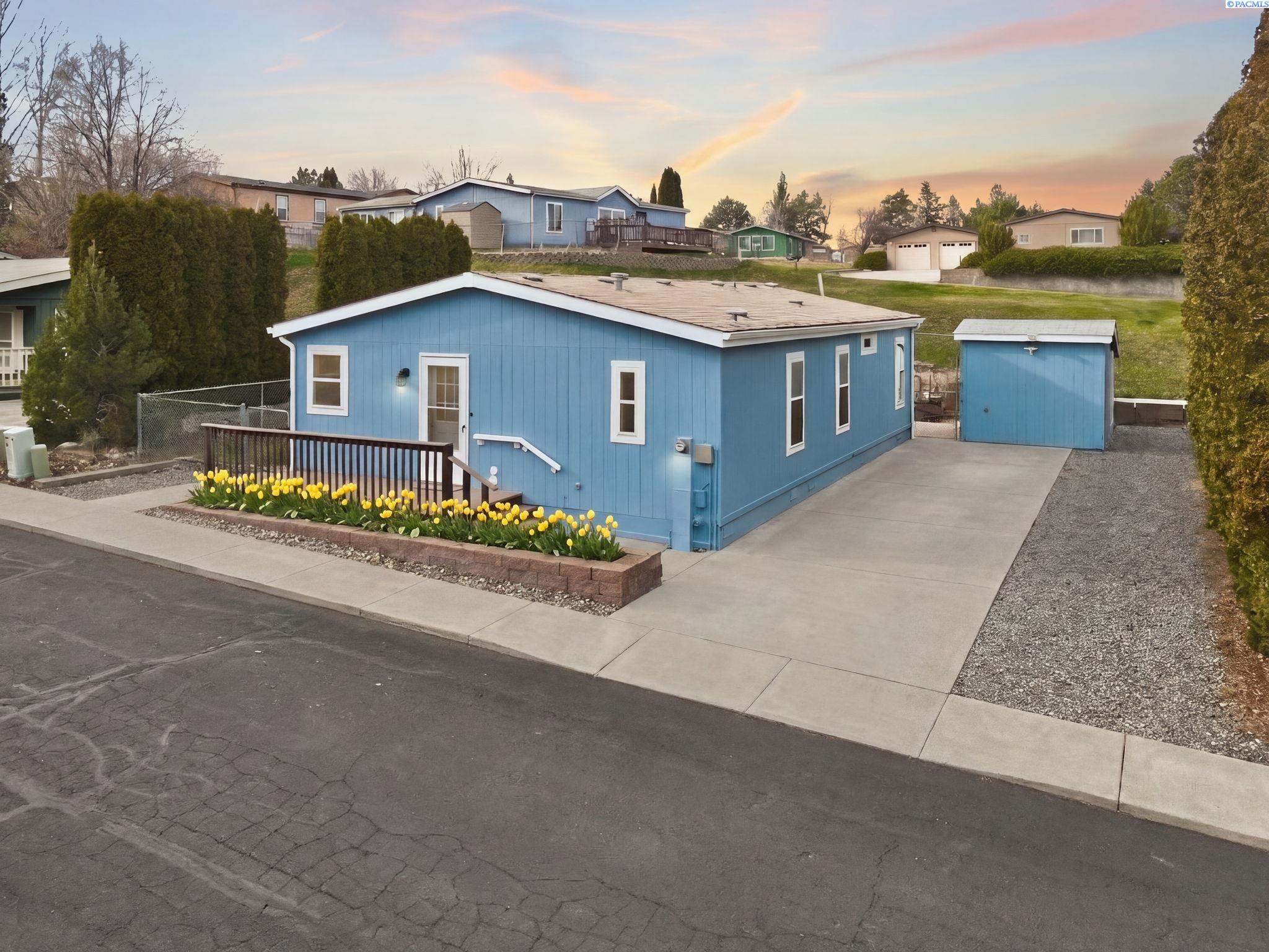 112 NW Glenhaven Drive