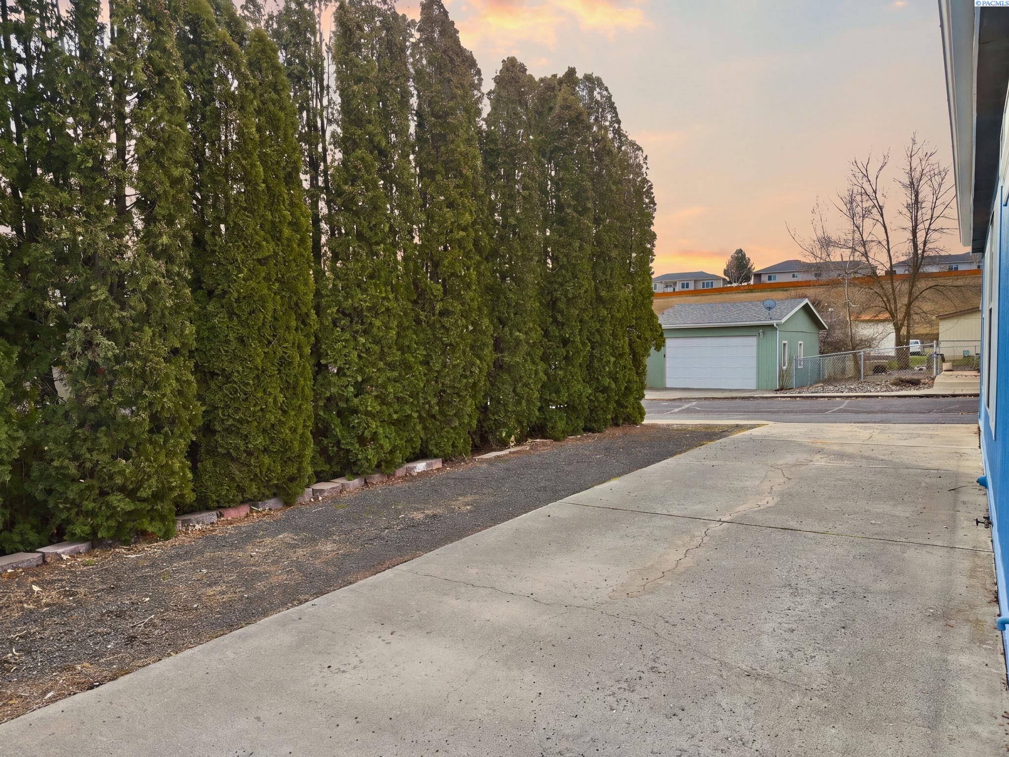 112 NW Glenhaven Drive