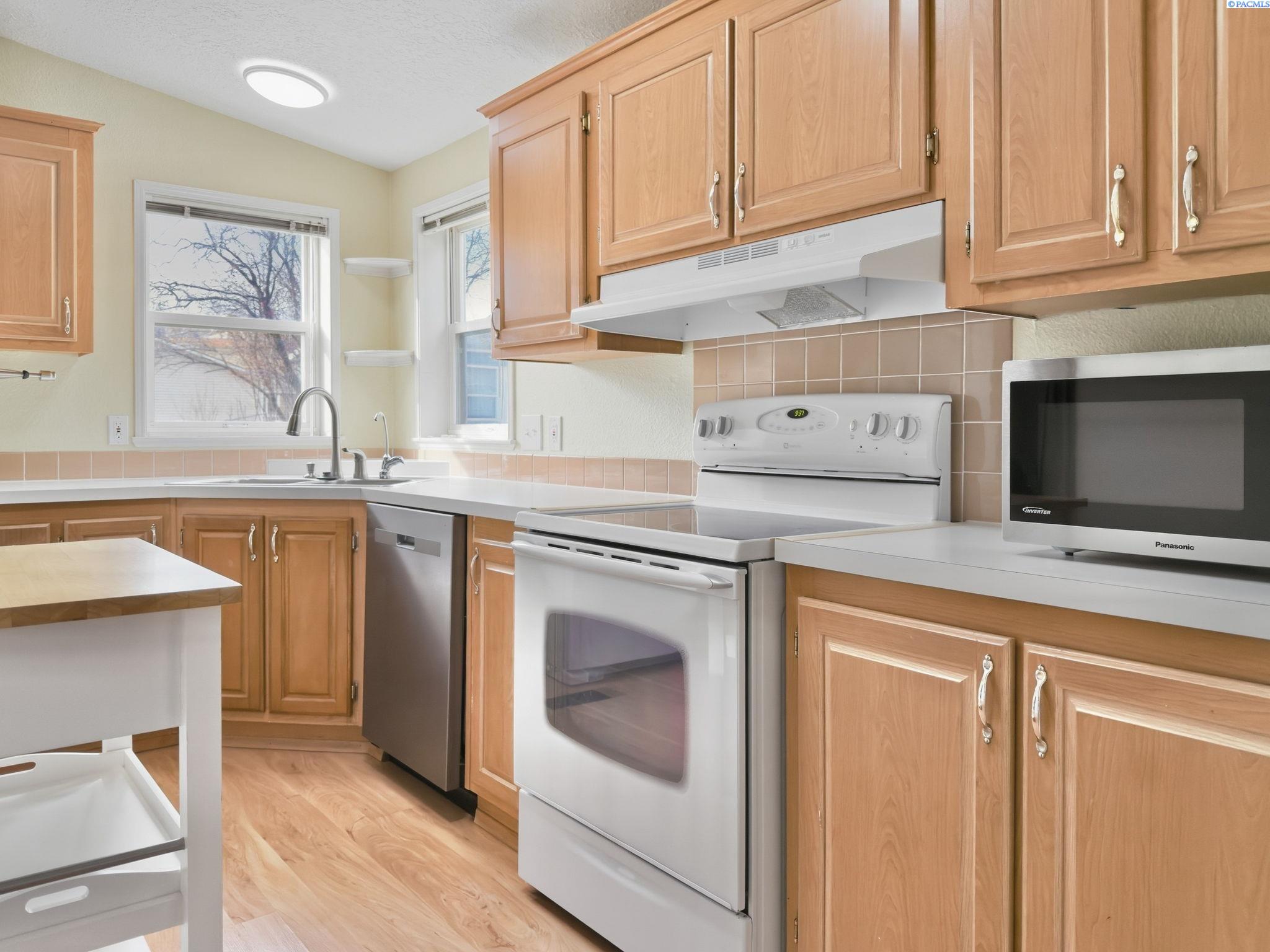 112 NW Glenhaven Drive