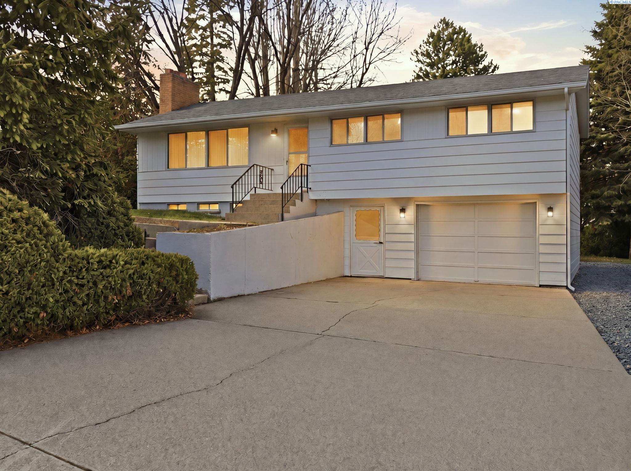 220 NW Timothy Street