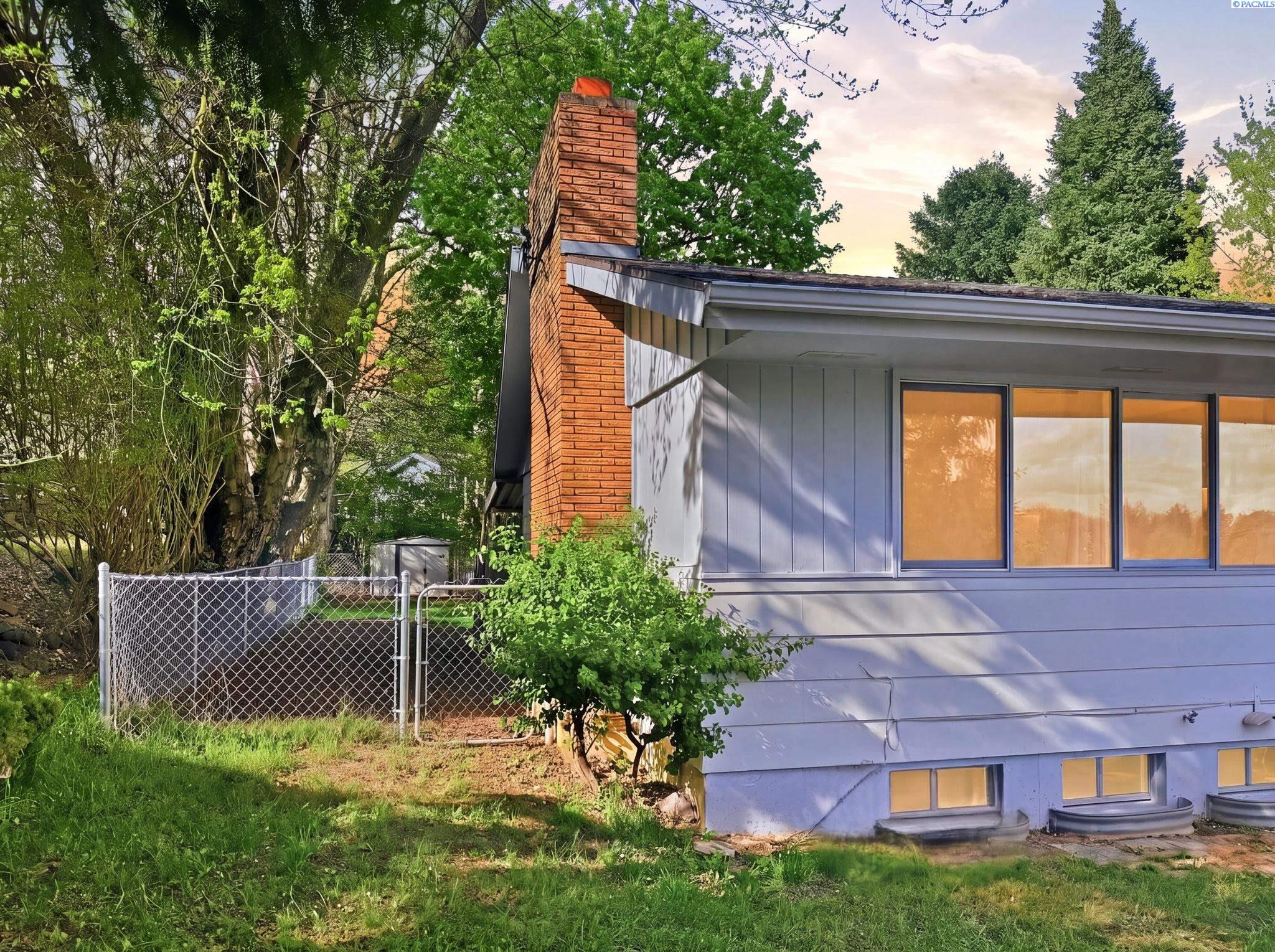 220 NW Timothy Street