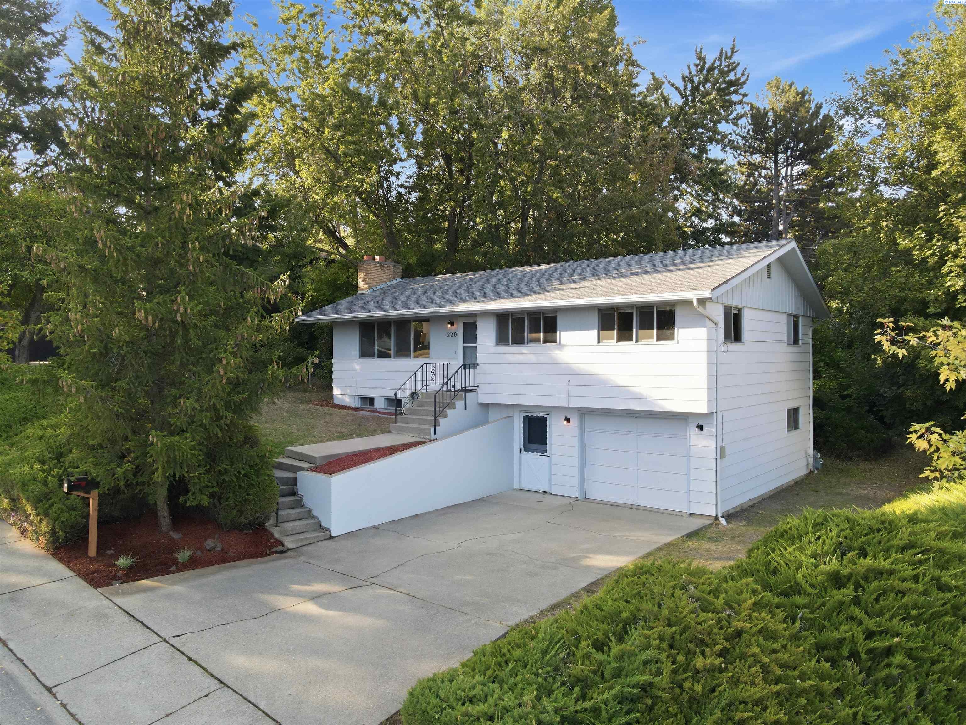 220 NW Timothy Street