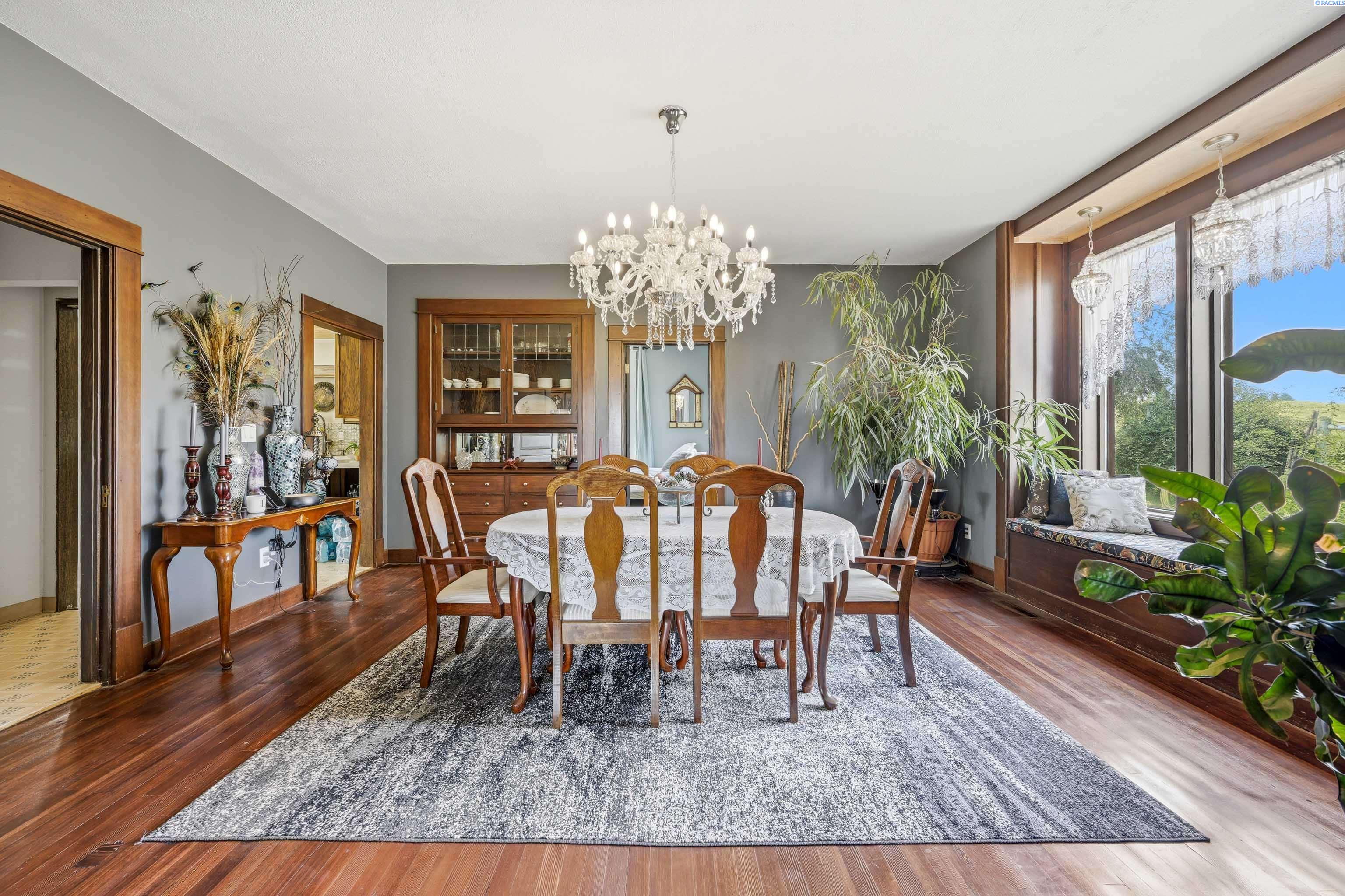 109 S 10th St.