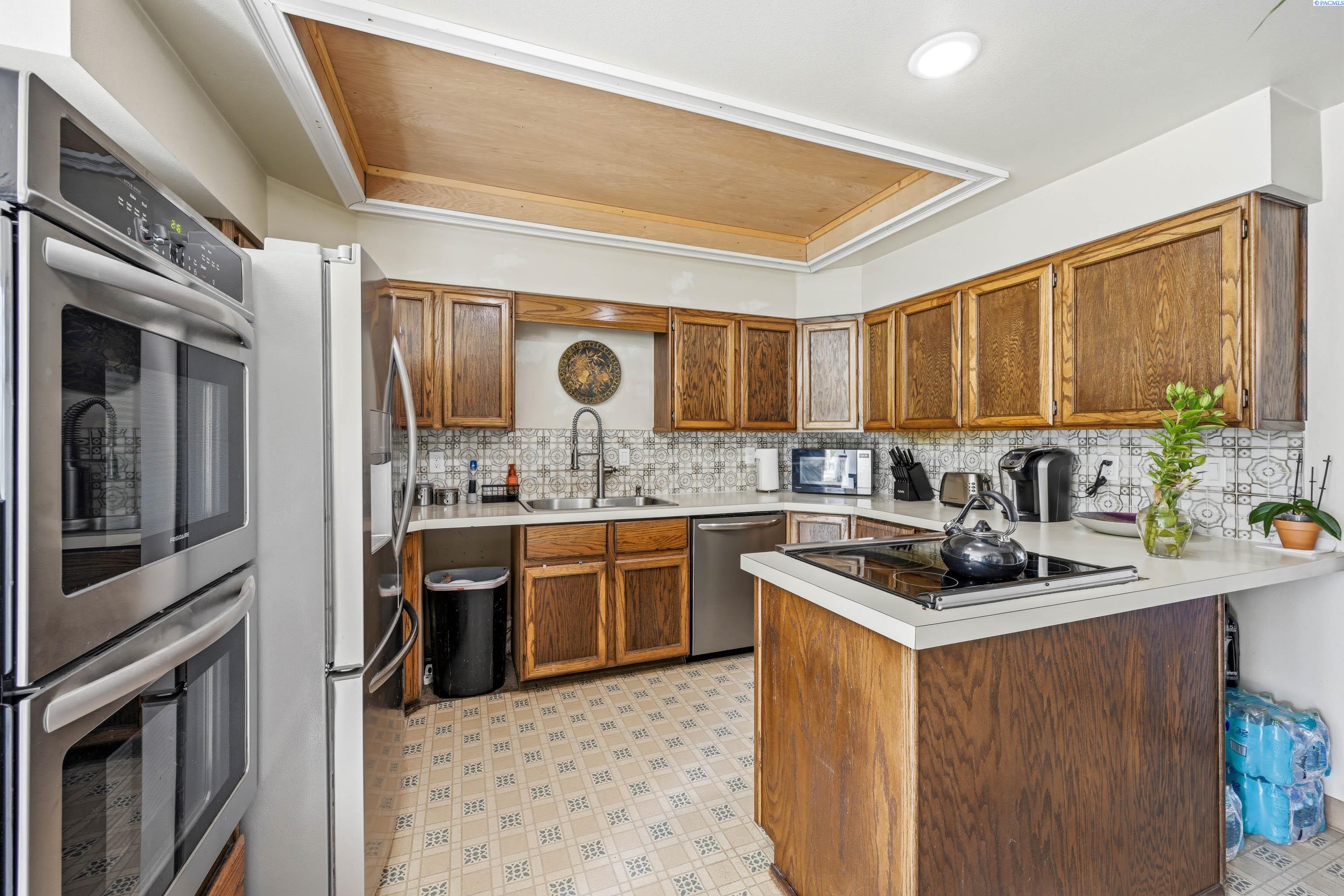 109 S 10th St.
