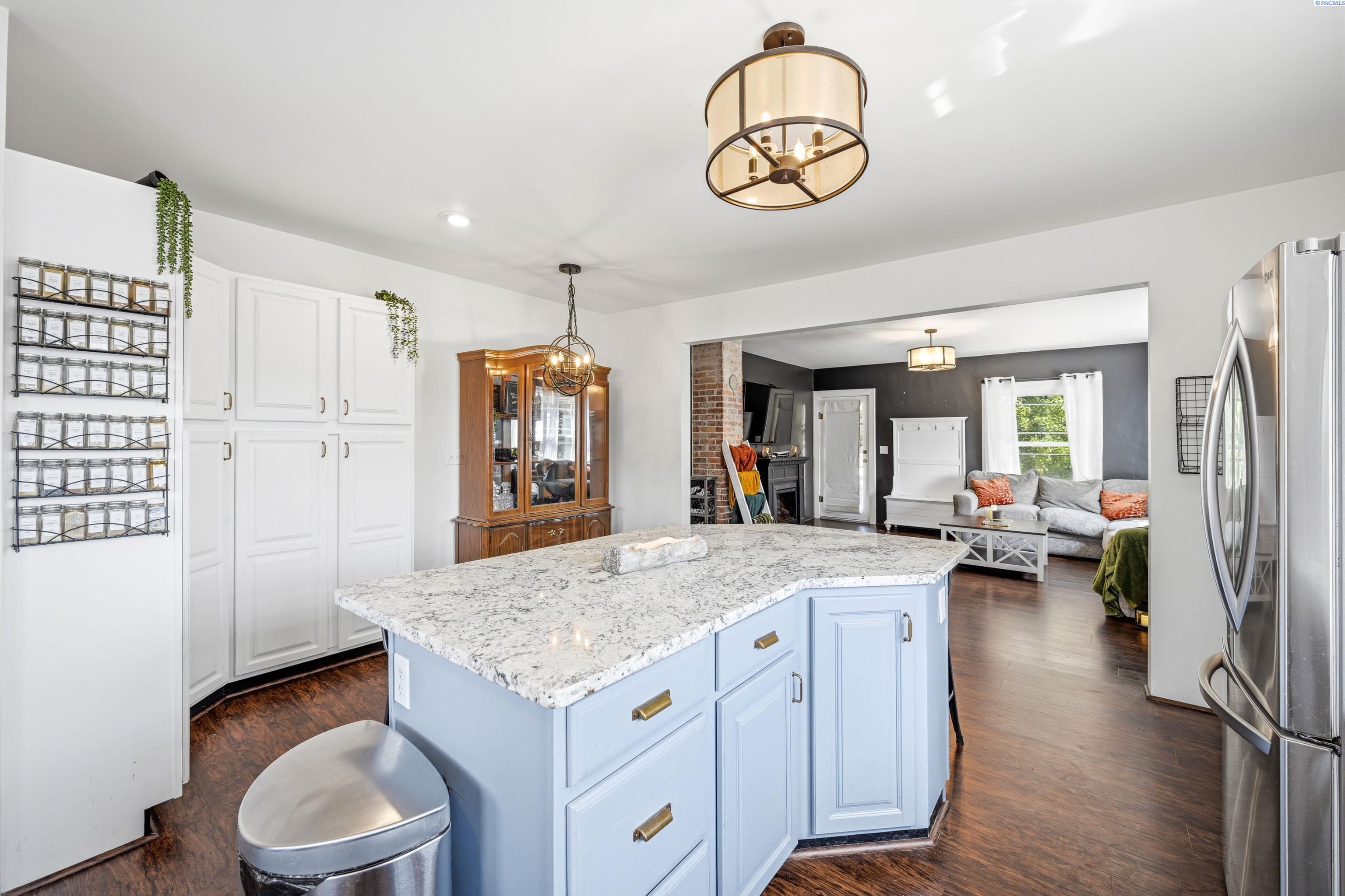 804 S Hillcrest Dr.