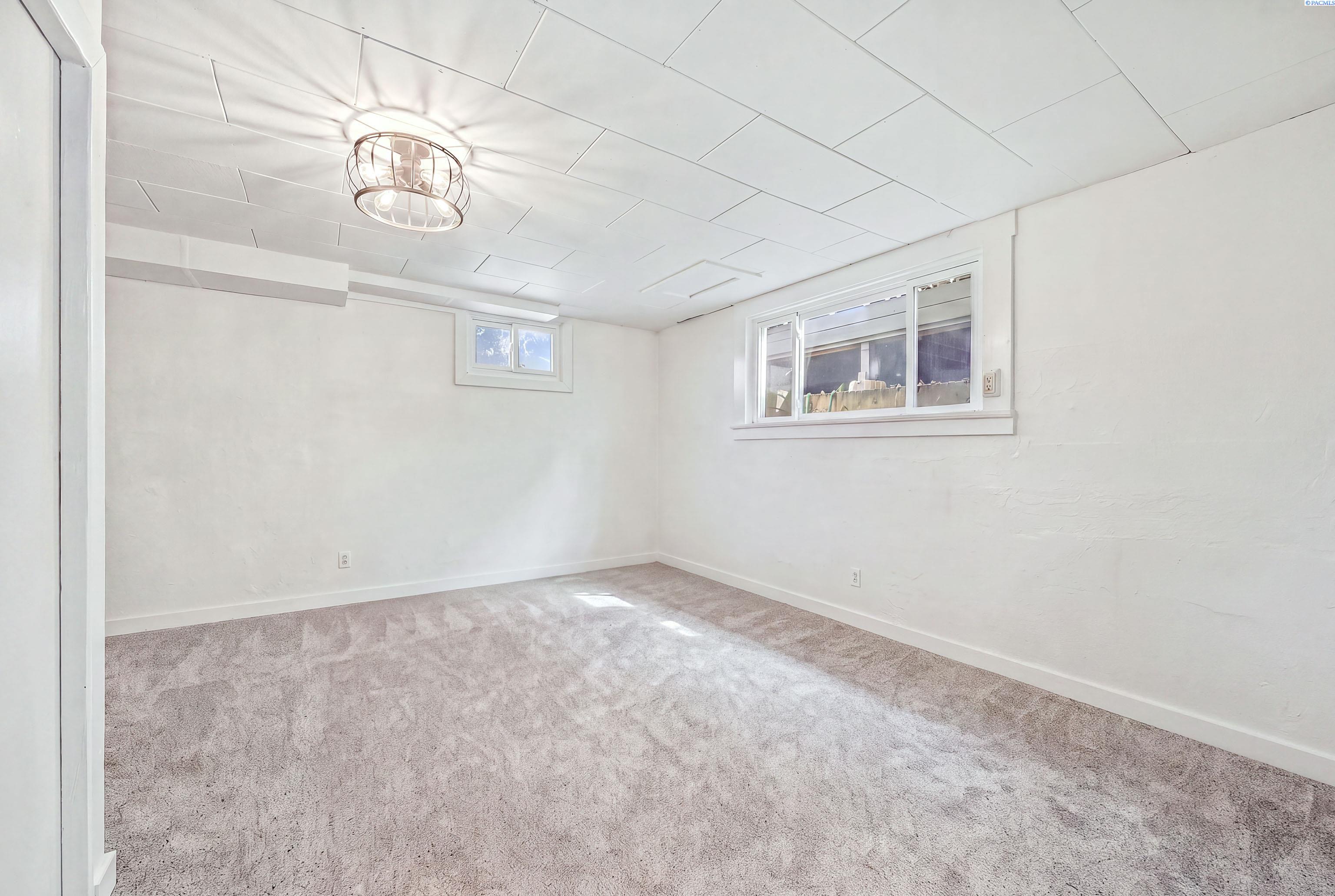 804 S Hillcrest Dr.