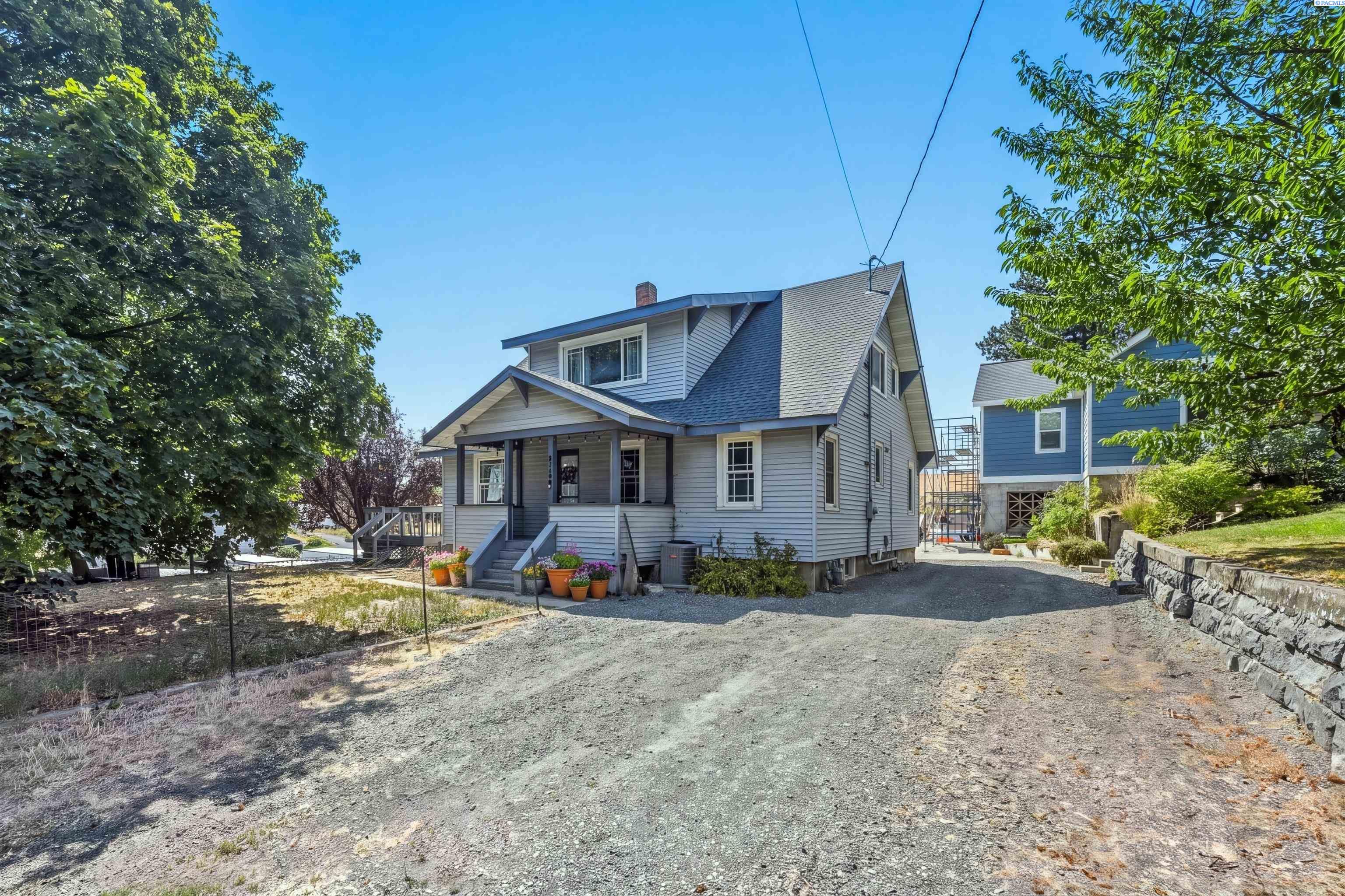 804 S Hillcrest Dr.