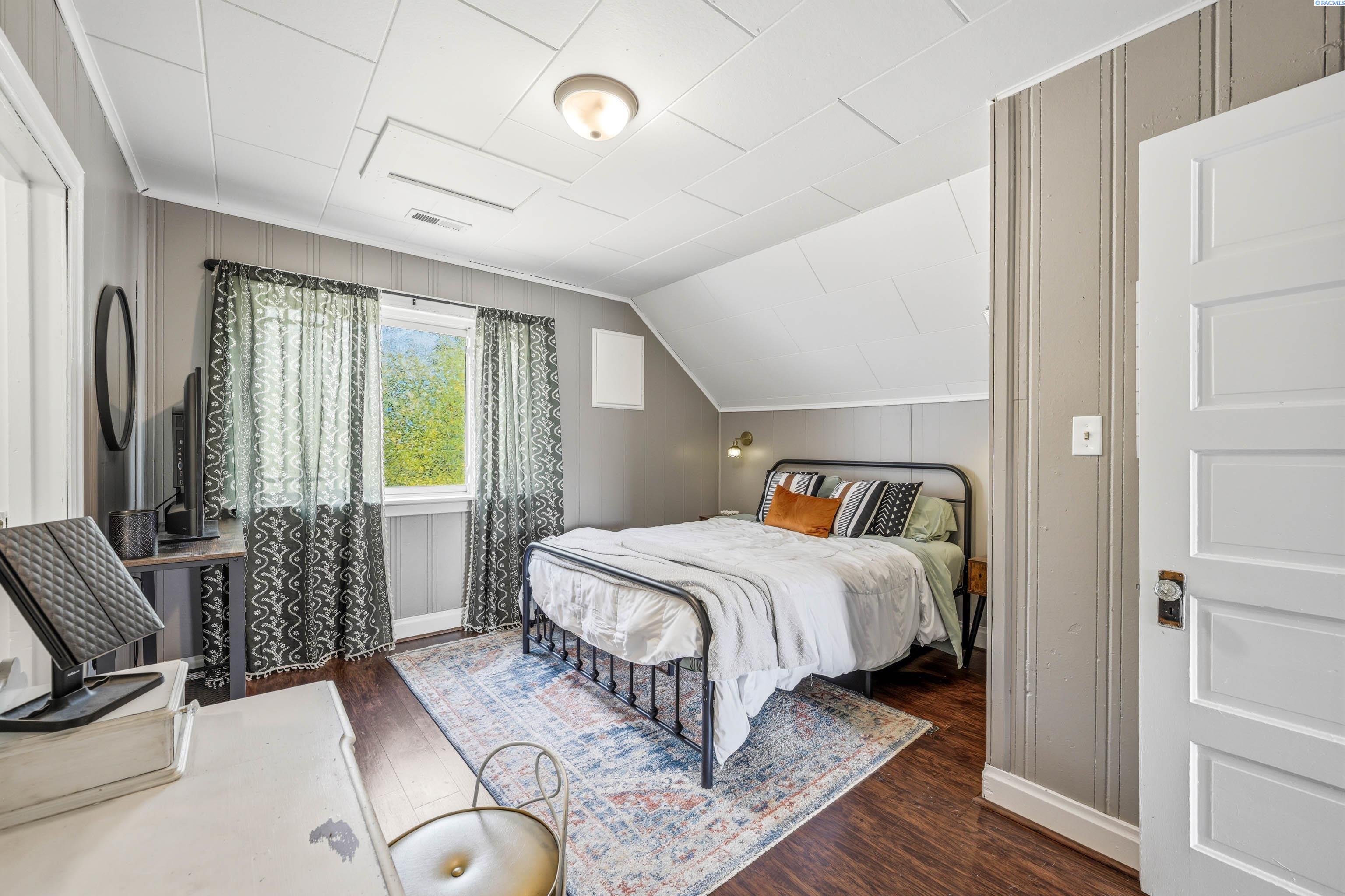 804 S Hillcrest Dr.