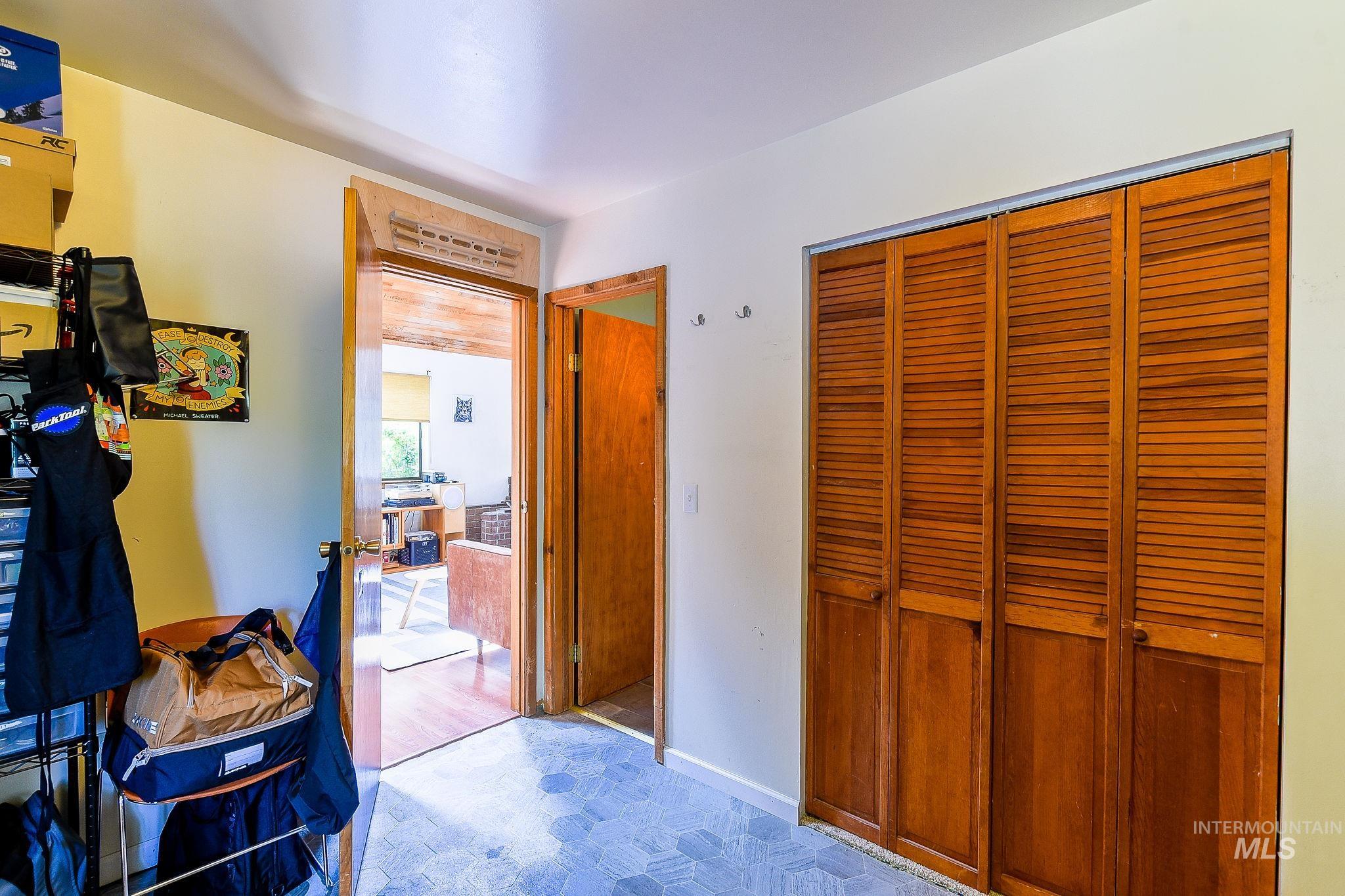 125 S Mountain View Rd