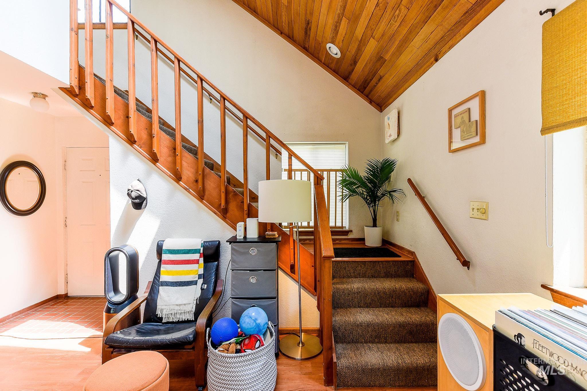 125 S Mountain View Rd