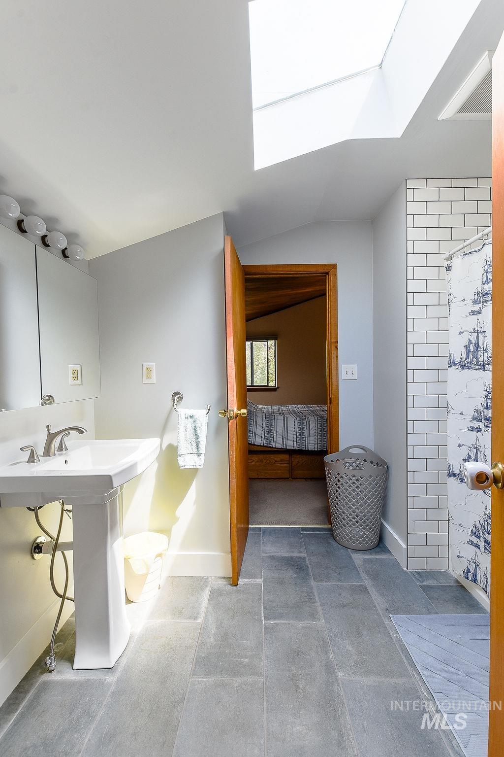 125 S Mountain View Rd