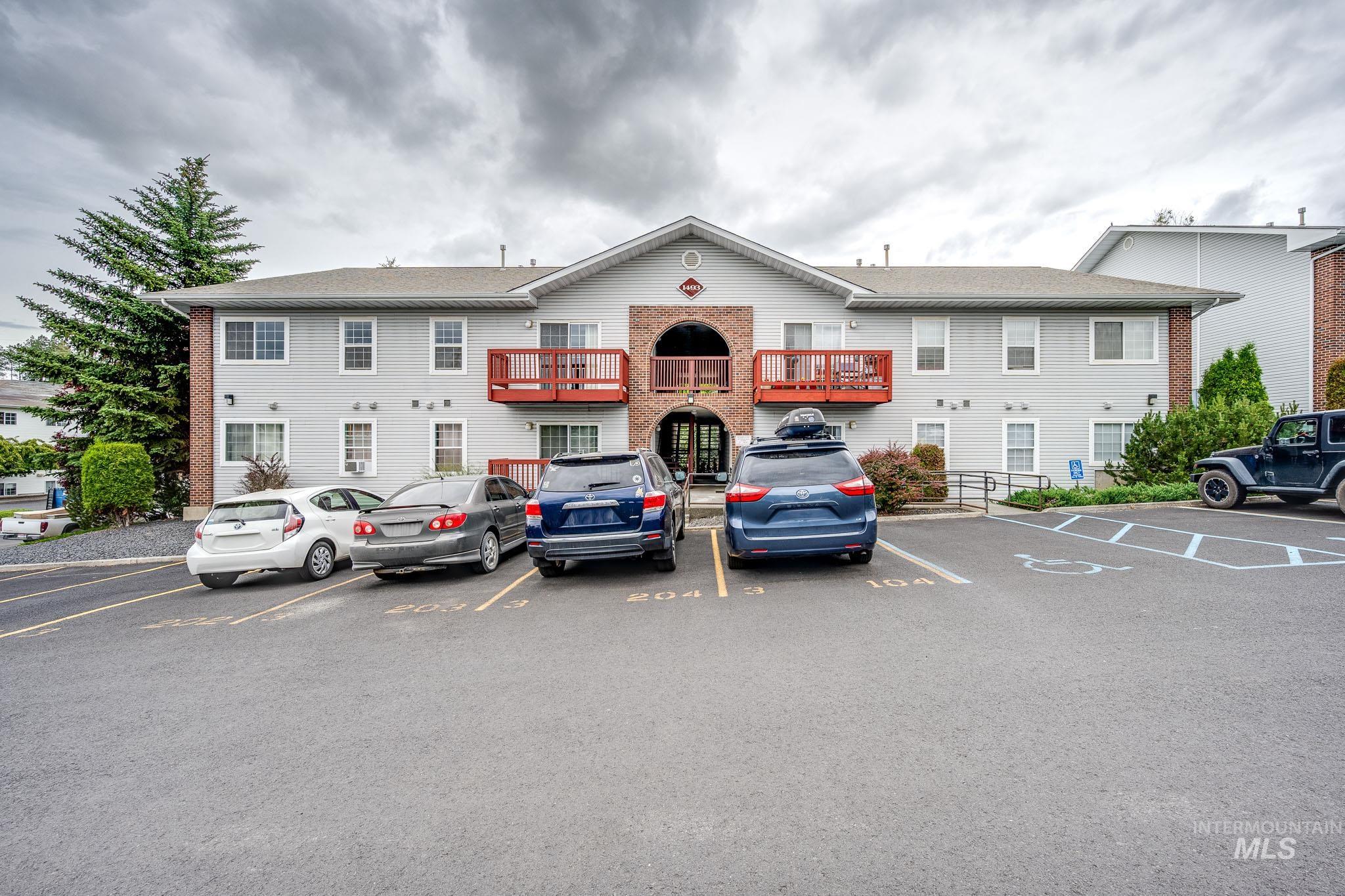 1493 Northwood Drive #203