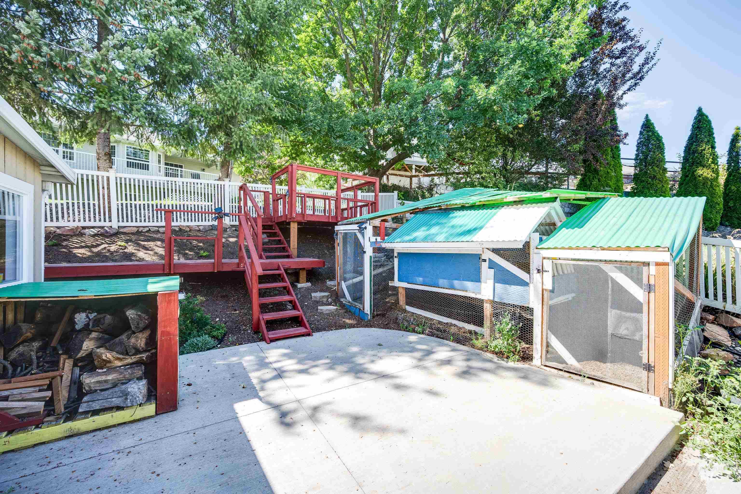 485 NW Thomas Street