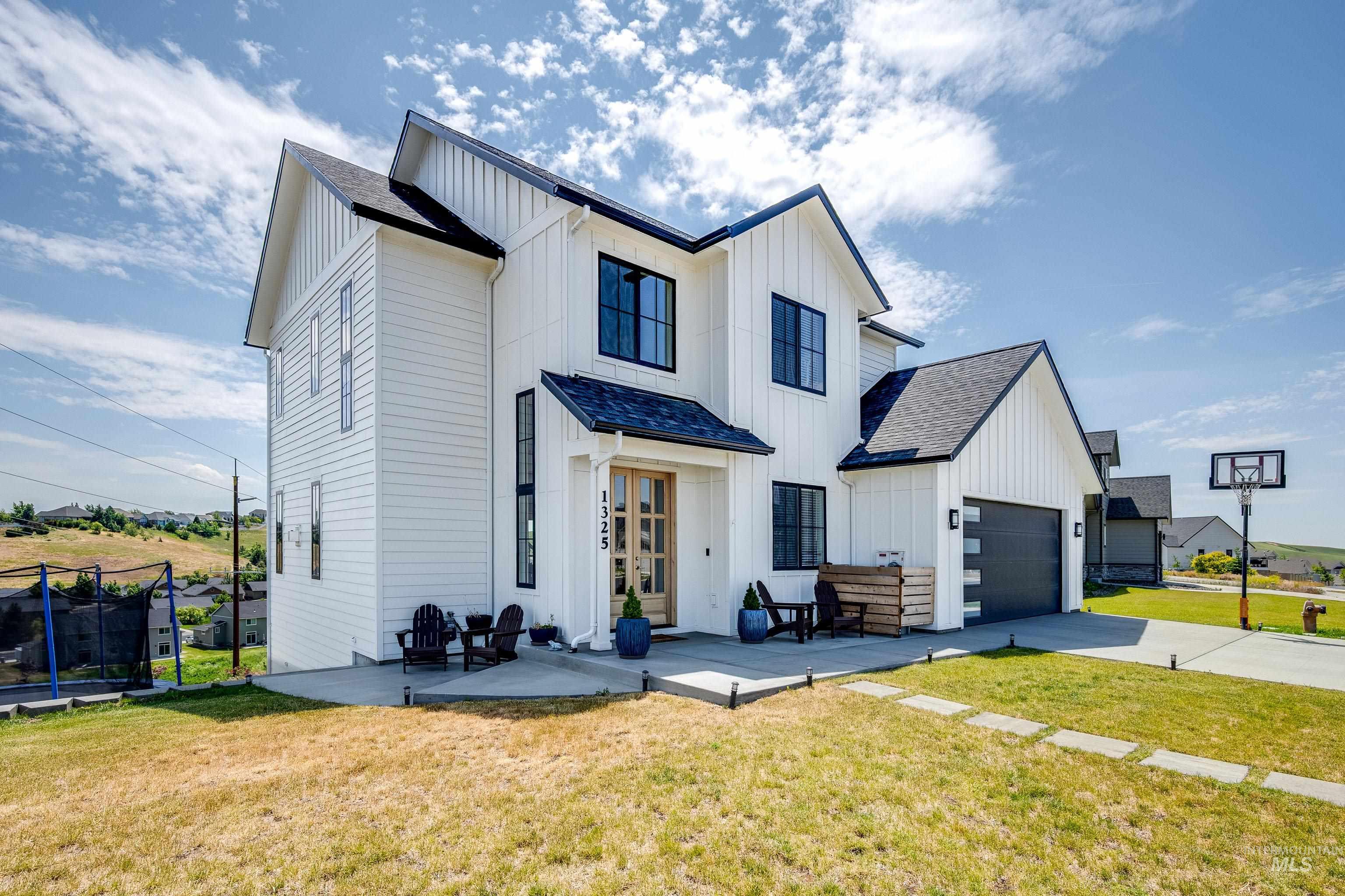 1325 SW Panorama Drive