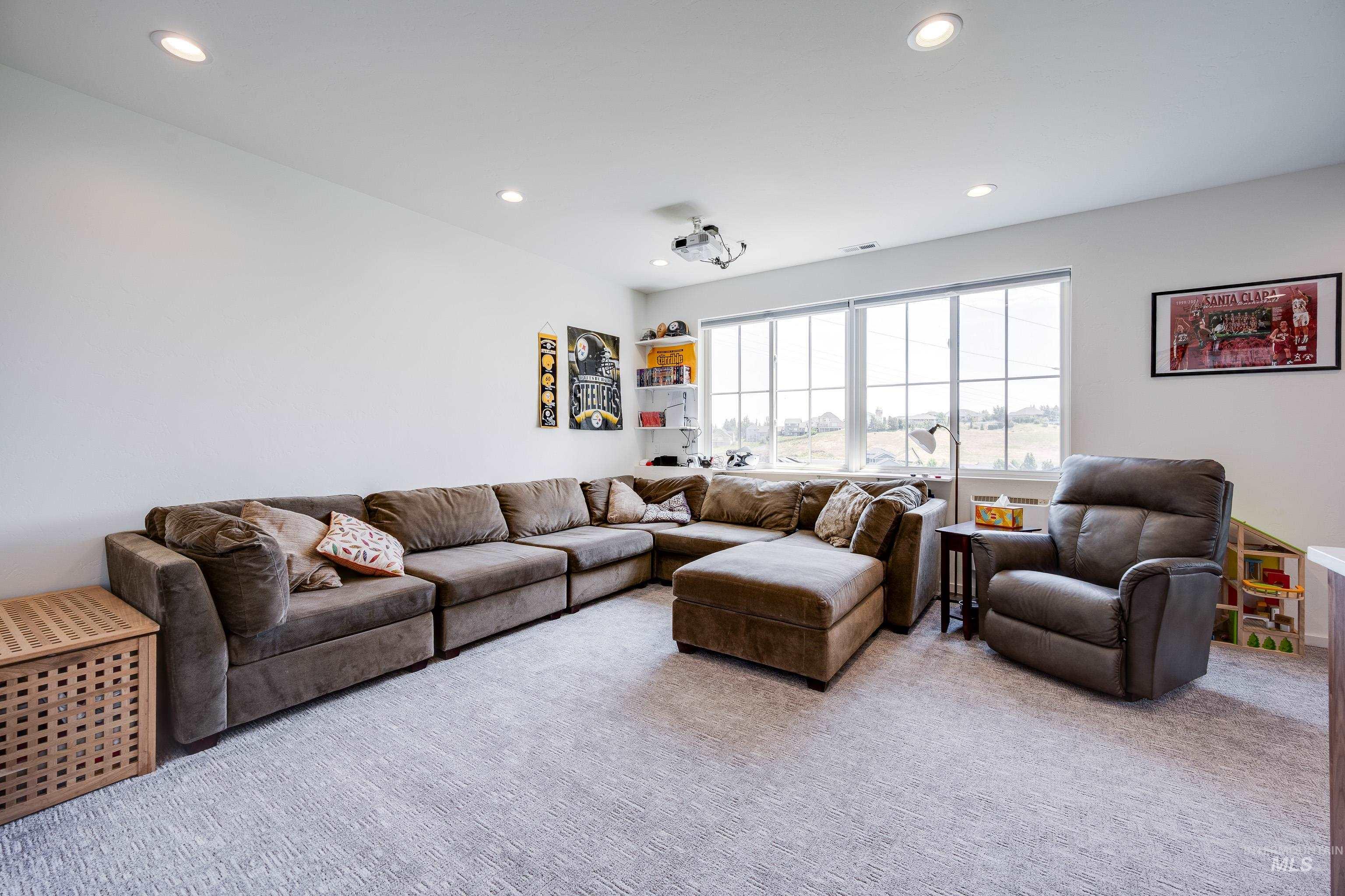 1325 SW Panorama Drive