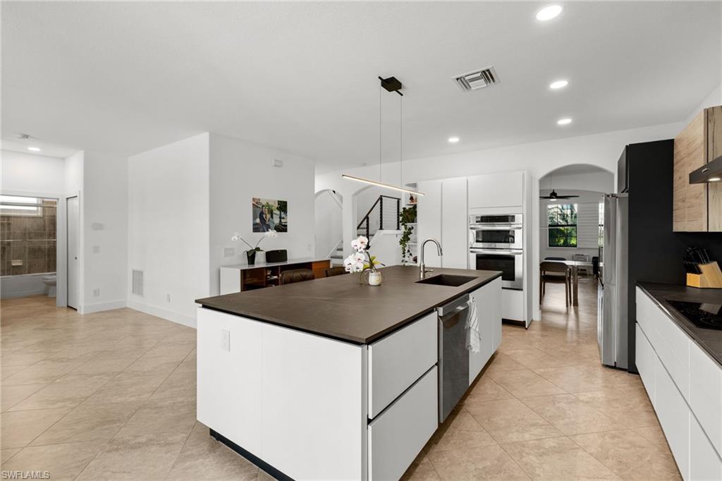 4764 Formosa DR