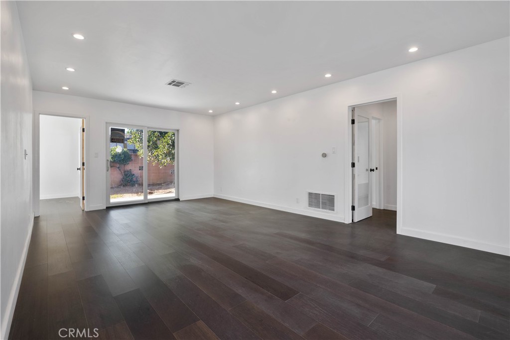 13019 Cimarron Ave