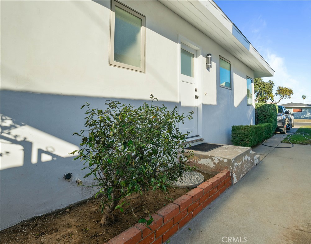 13019 Cimarron Ave
