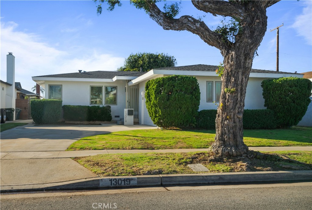 13019 Cimarron Ave